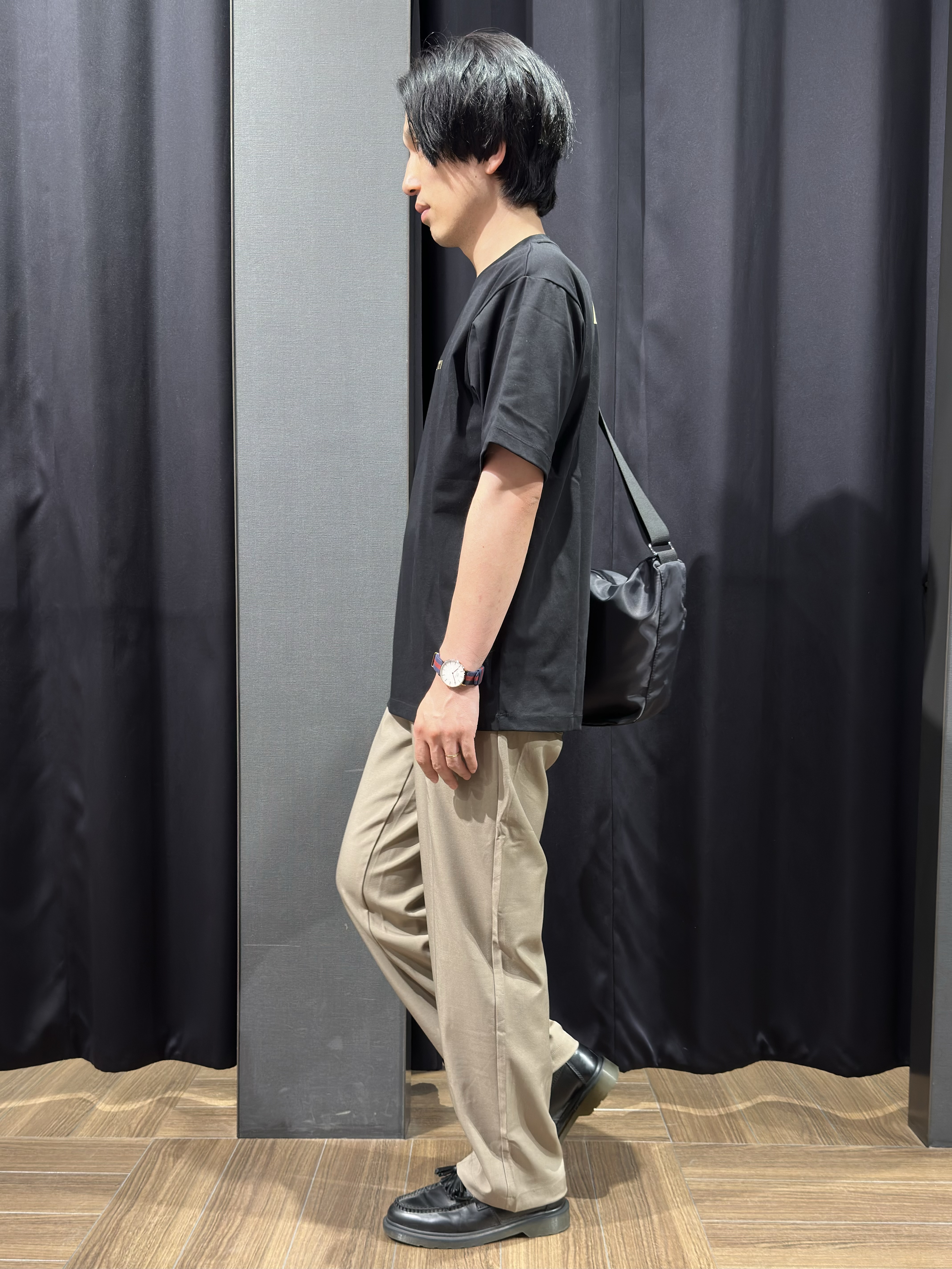 tomoyaさんの「THE SHOP TK｜頭文字D 別注 『フジワラ』 グラフィック半袖Tシャツ ステッカー＆チャーム付き」を使ったコーディネート