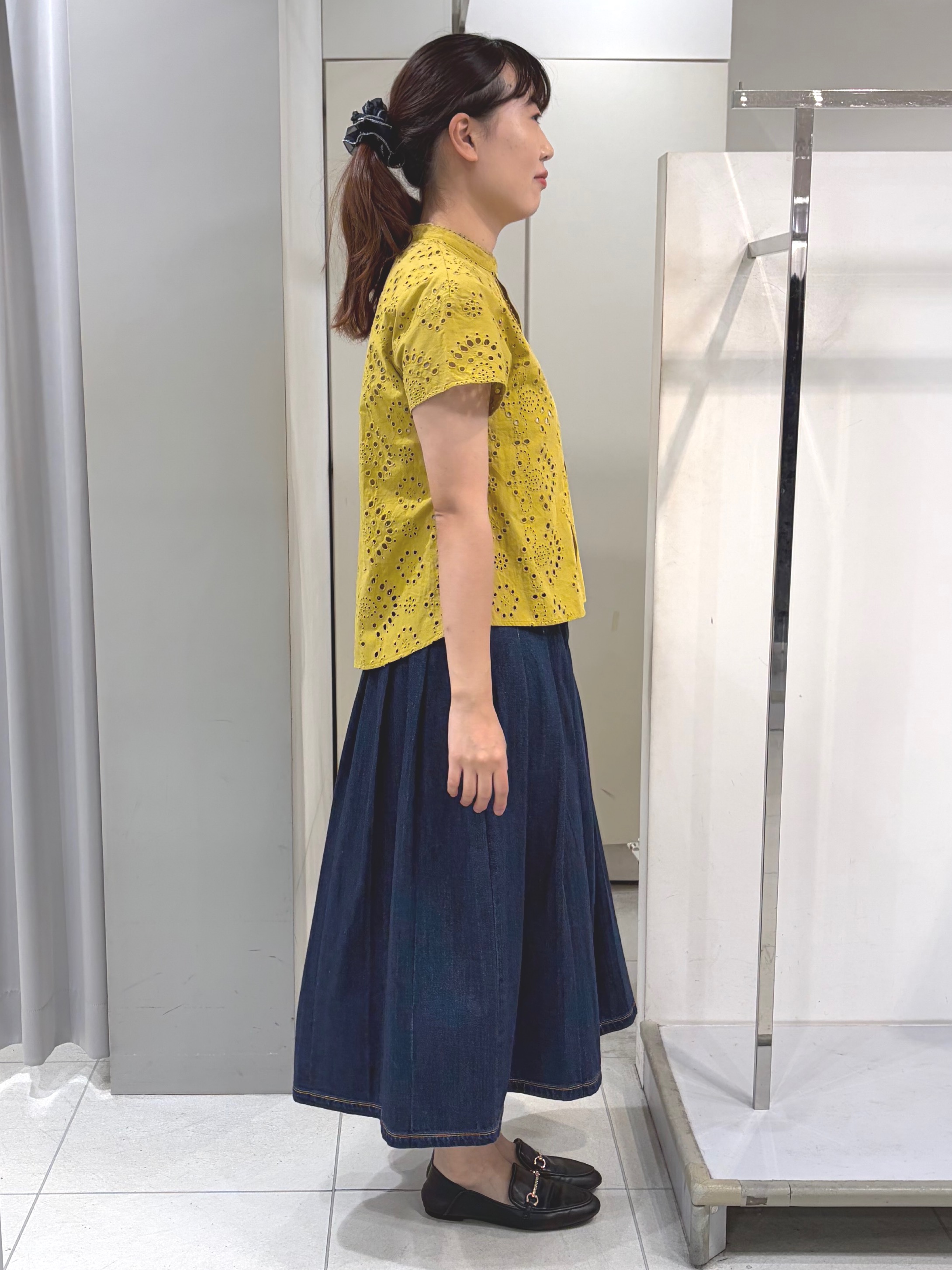 AZUSAさんの「Reflect｜【通勤◎】カットワーク刺繍レース シャツブラウス」を使ったコーディネート
