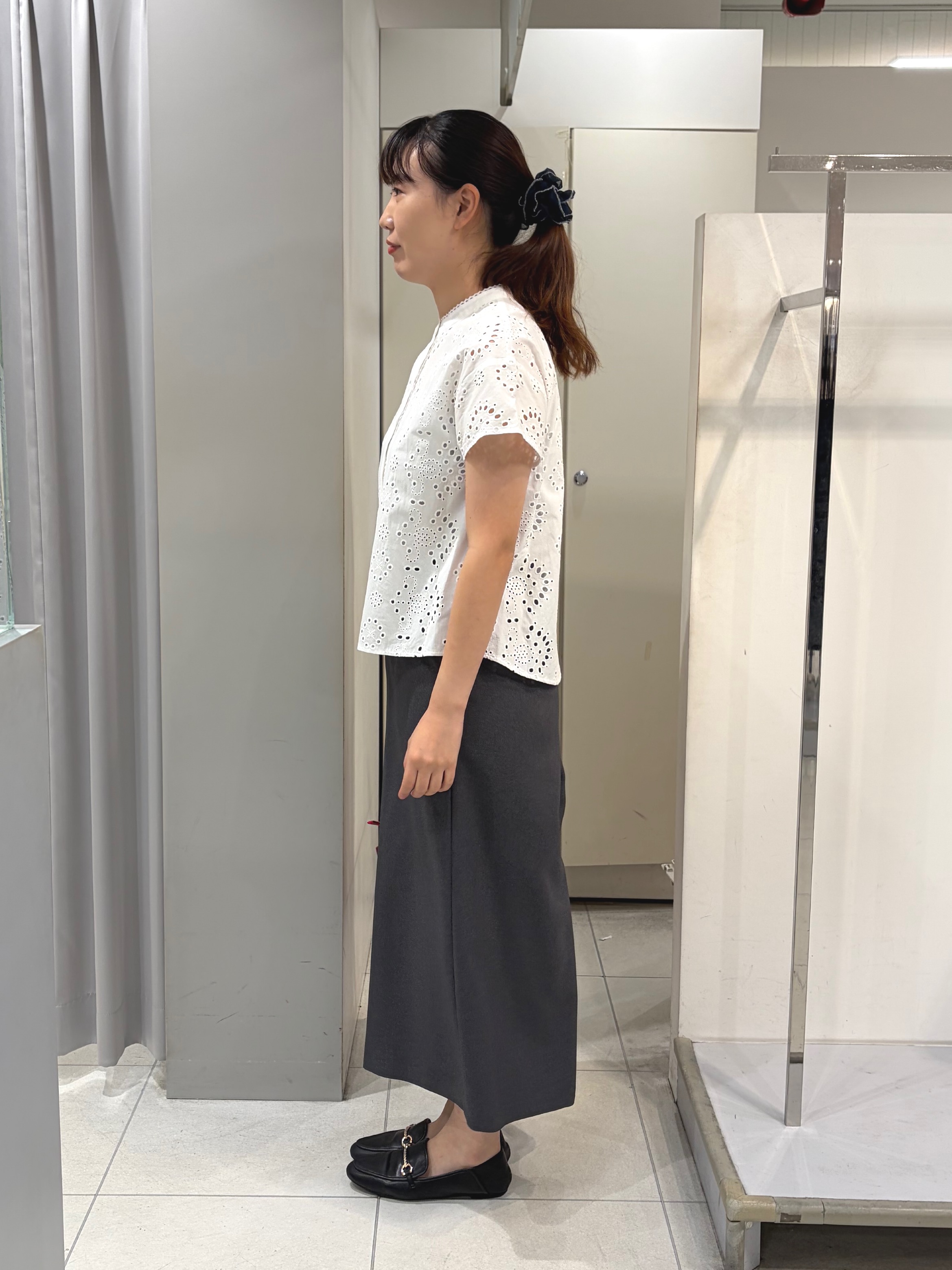 AZUSAさんの「Reflect｜【通勤◎】カットワーク刺繍レース シャツブラウス」を使ったコーディネート