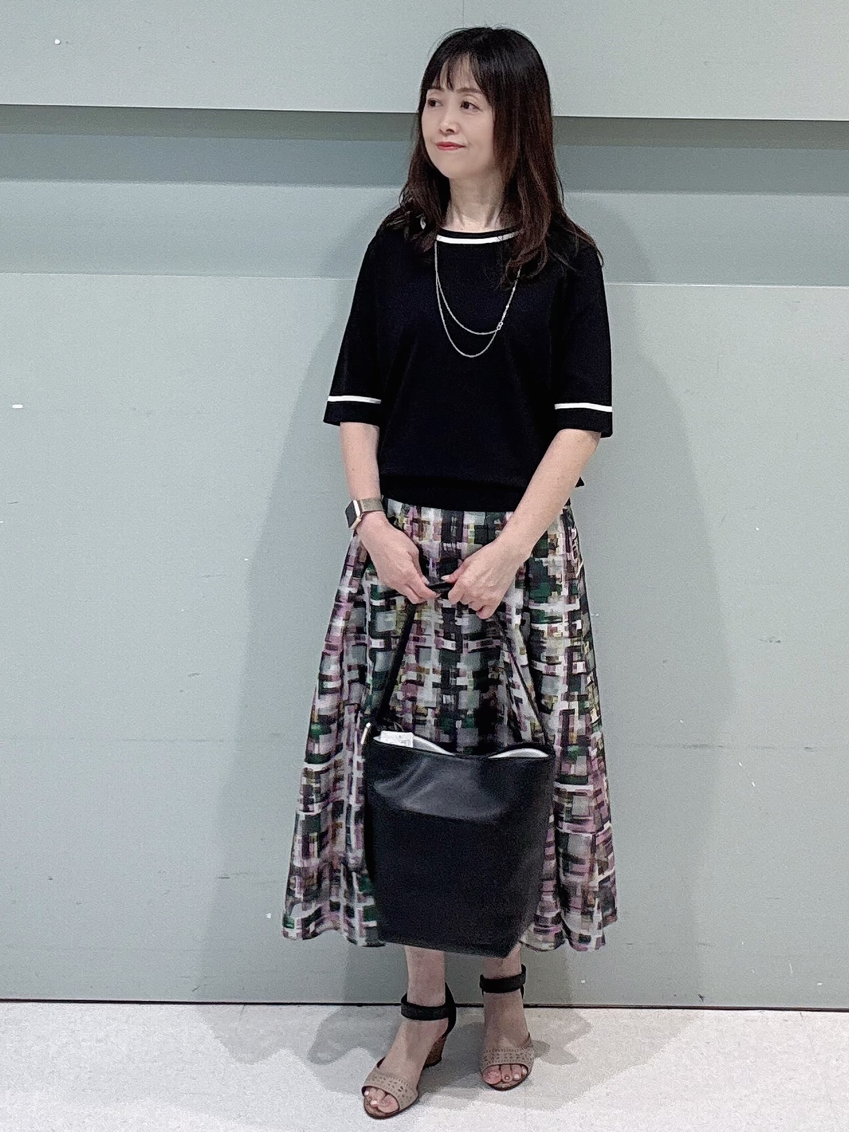 makiさんの「UNTITLED｜【アンサンブル可/上品な清涼感】コンパクト5分袖ニット」を使ったコーディネート