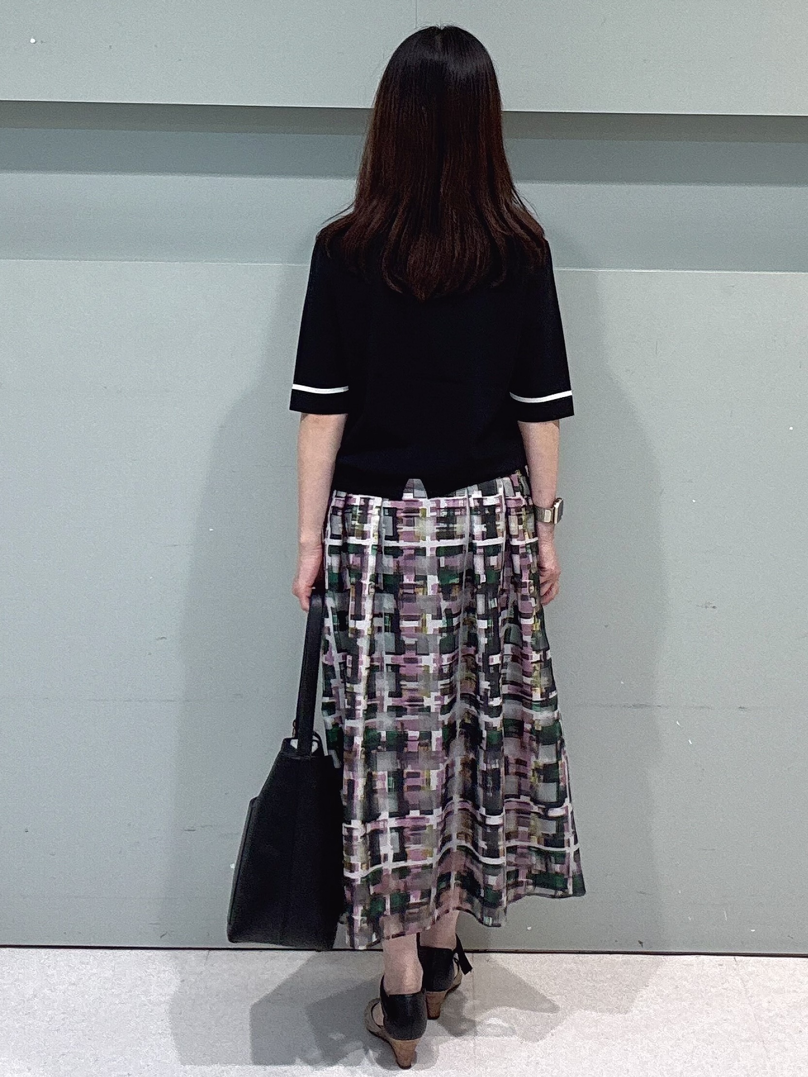 makiさんの「UNTITLED｜【アンサンブル可/上品な清涼感】コンパクト5分袖ニット」を使ったコーディネート