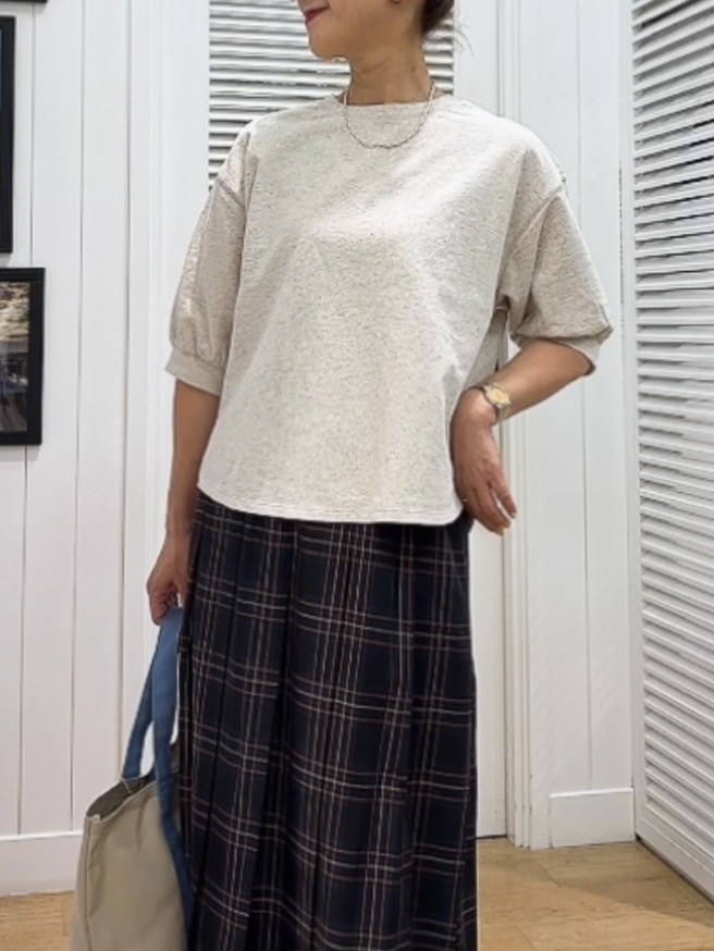Yasucoさんの「Dessin｜バックヘンリーカットソー5分袖」を使ったコーディネート