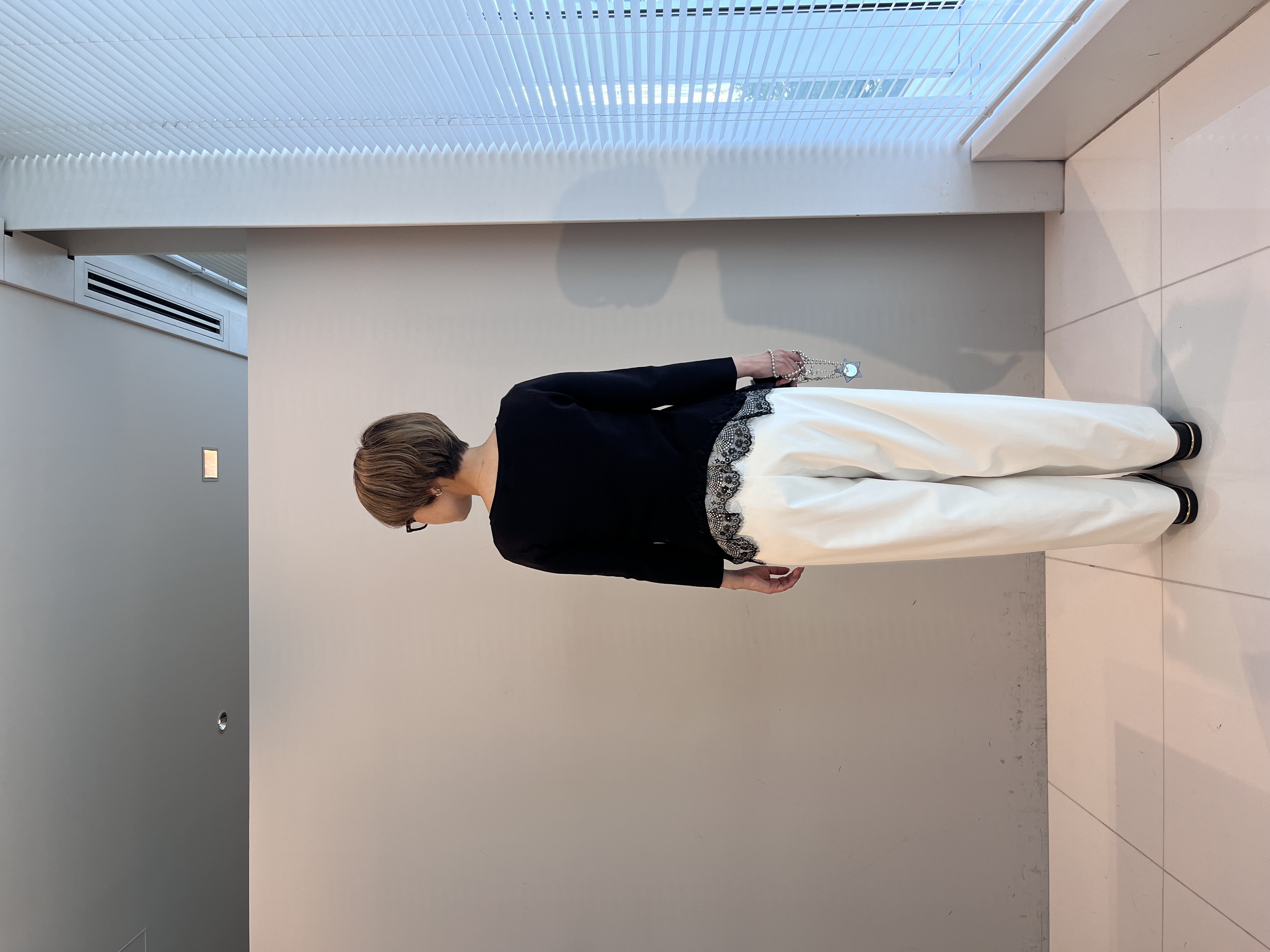Mariko.Sさんの「OPAQUE.CLIP｜【es】裾イレギュラーヘムレースニット【洗濯機OK】」を使ったコーディネート