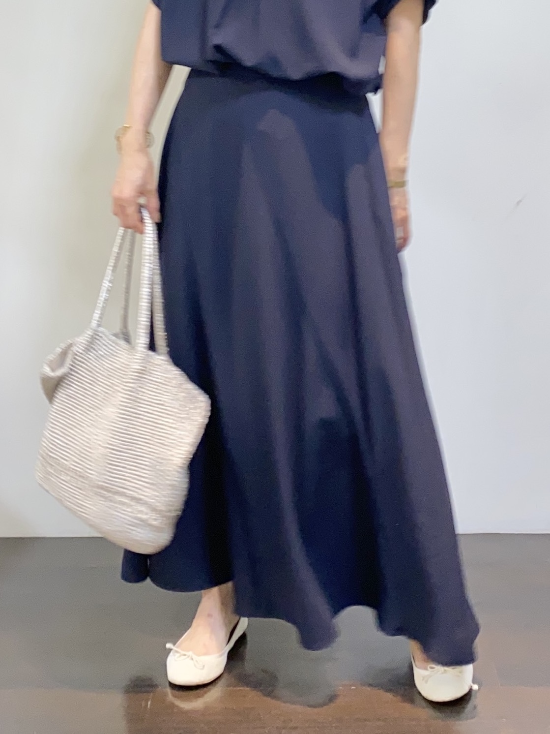 tomoさんの「UNTITLED｜【セットアップ可/UVカット/前後2WAY】リラクシーフレンチスリーブブラウス」を使ったコーディネート