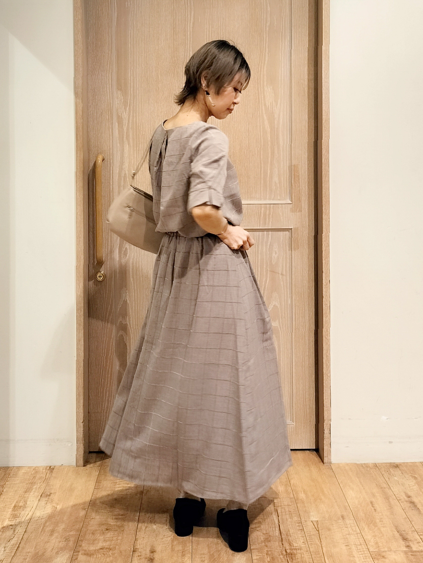YUKIさんの「SHOO･LA･RUE｜【セットアップ可/S-LL】モールチェックで上品に タックスリーブ ブラウス」を使ったコーディネート
