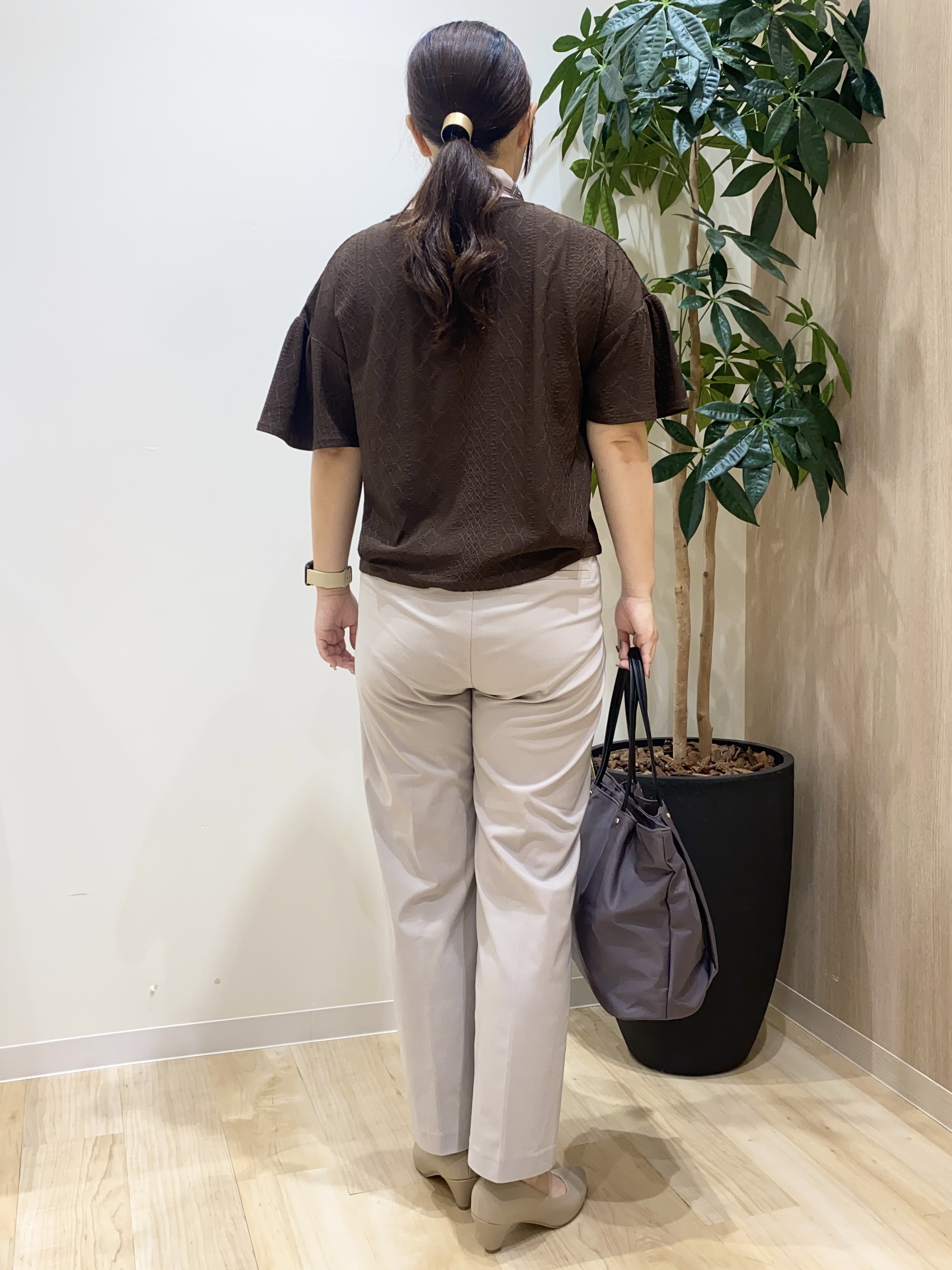 HANAさんの「grove｜アイレットレースカットソー」を使ったコーディネート