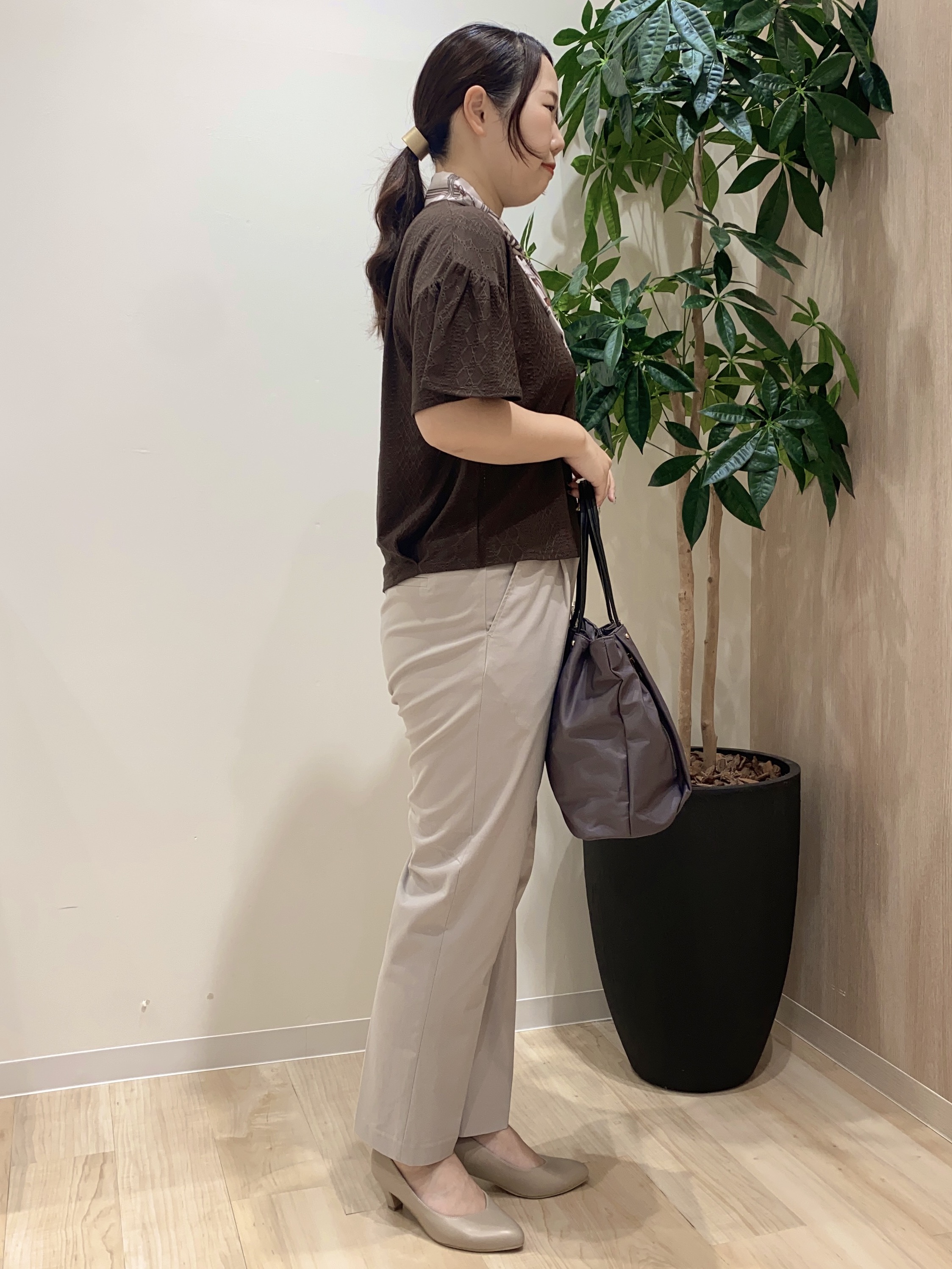HANAさんの「grove｜アイレットレースカットソー」を使ったコーディネート