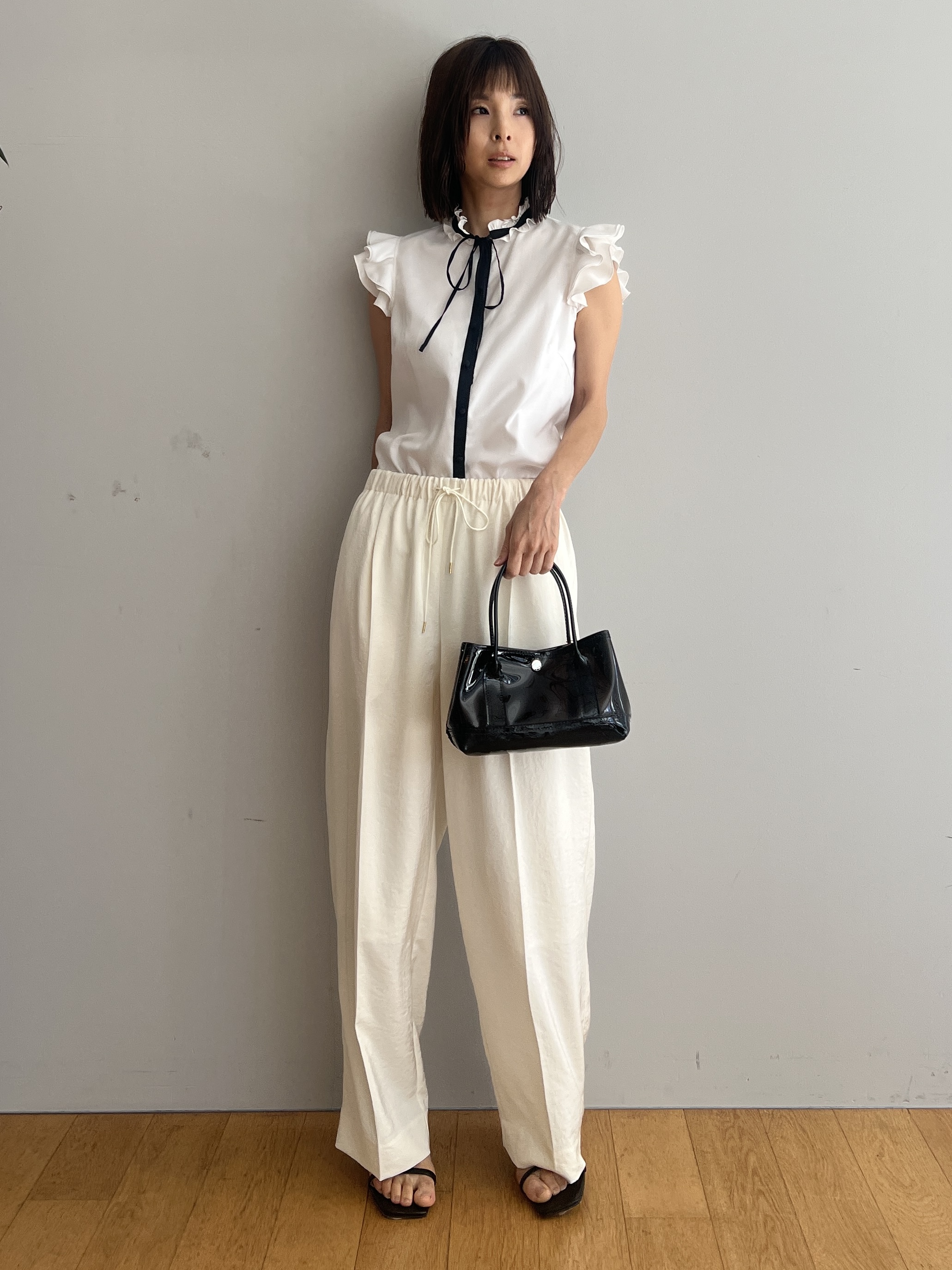 misaさんの「DRESSTERIOR｜サテンイージーパンツ」を使ったコーディネート