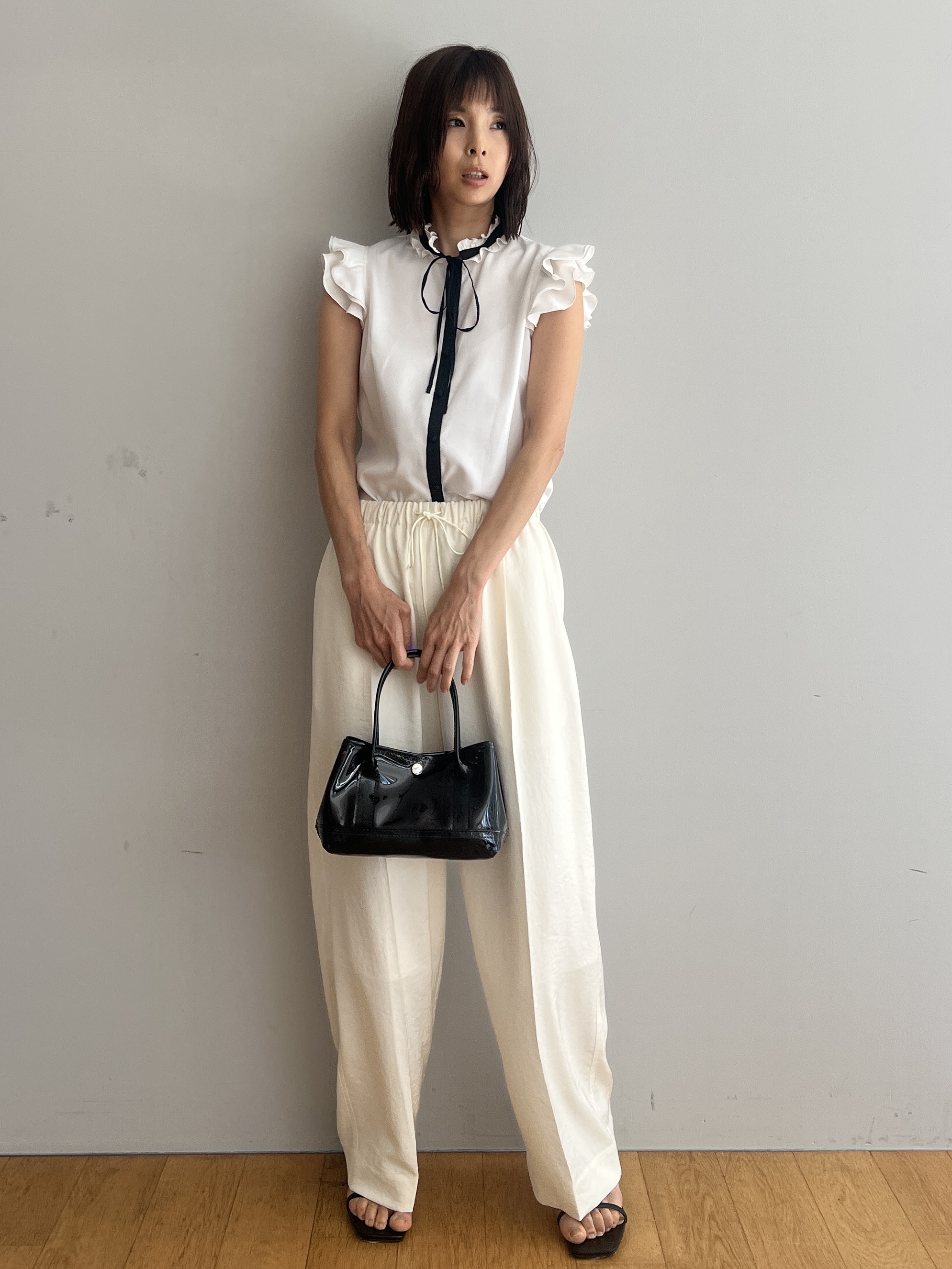 misaさんの「DRESSTERIOR｜サテンイージーパンツ」を使ったコーディネート