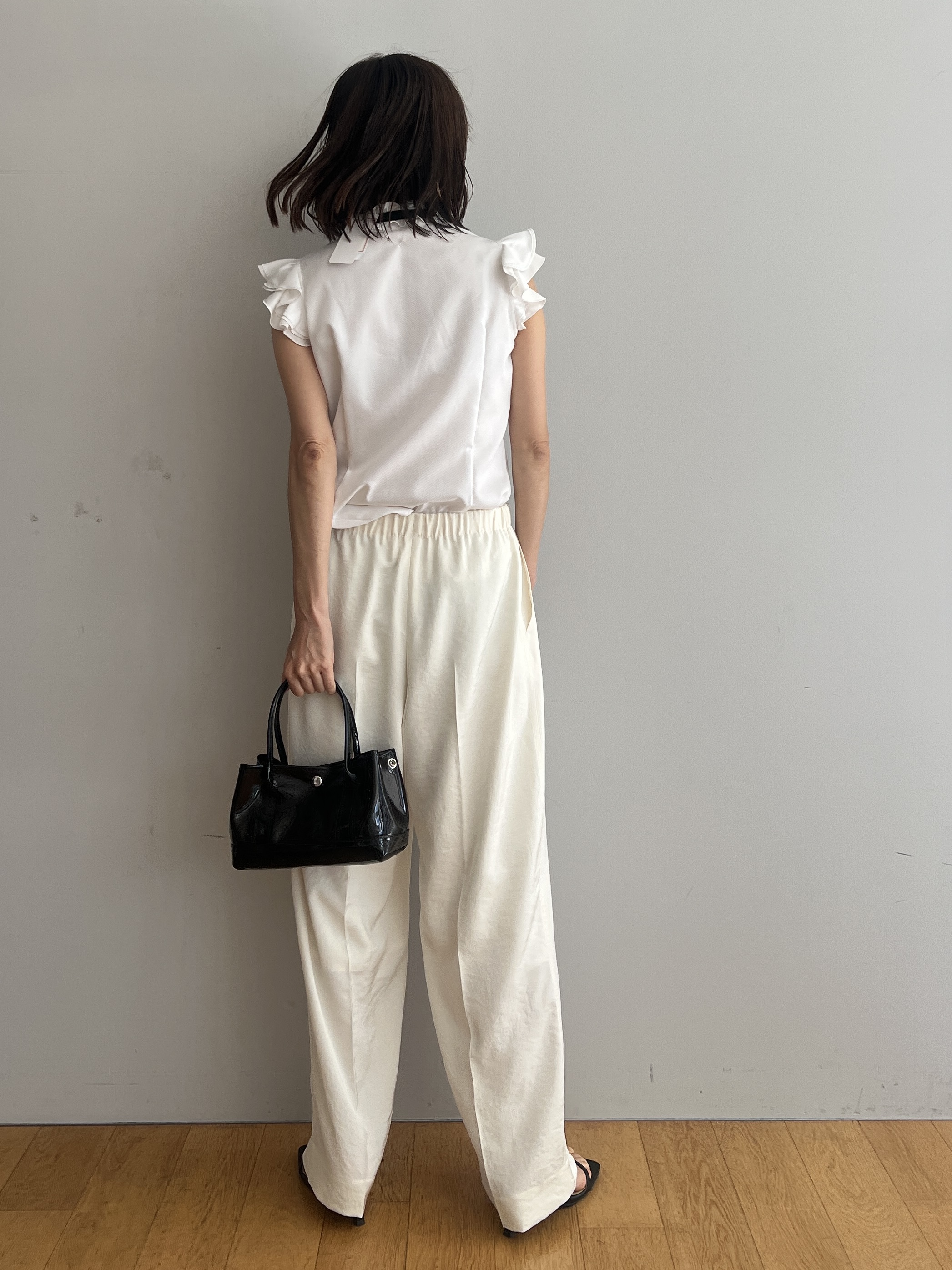 misaさんの「DRESSTERIOR｜サテンイージーパンツ」を使ったコーディネート