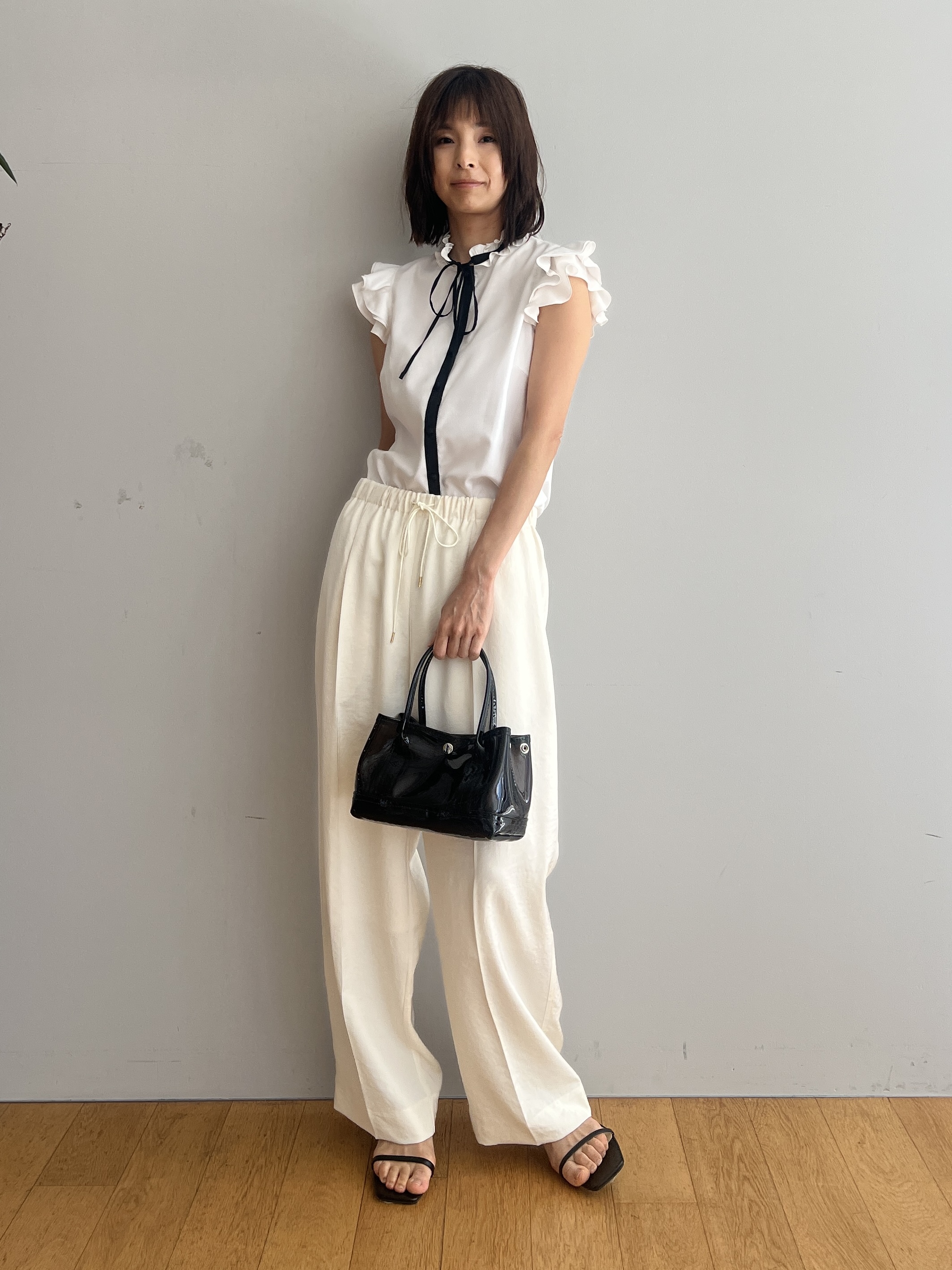 misaさんの「DRESSTERIOR｜サテンイージーパンツ」を使ったコーディネート