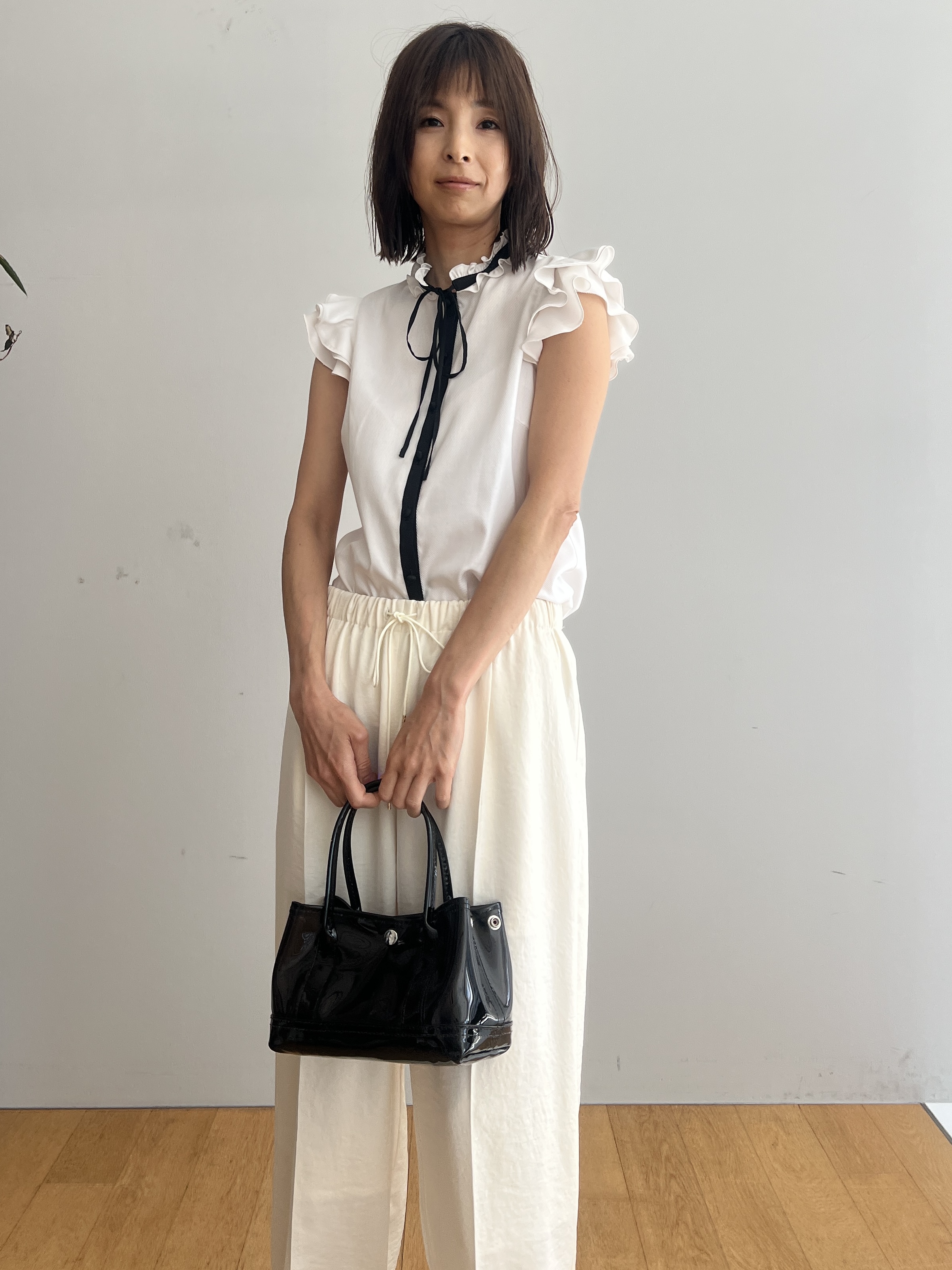 misaさんの「DRESSTERIOR｜サテンイージーパンツ」を使ったコーディネート