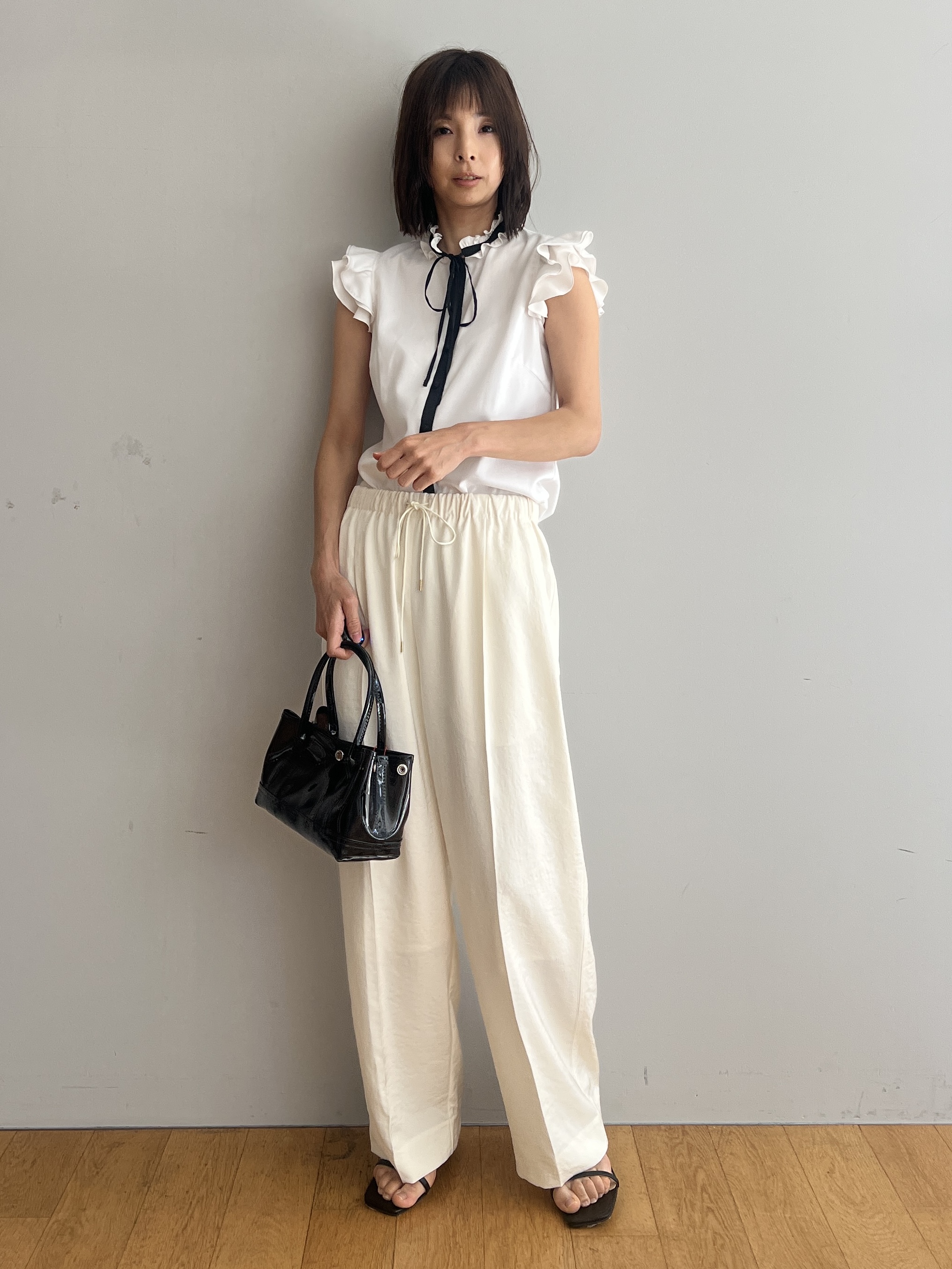 misaさんの「DRESSTERIOR｜サテンイージーパンツ」を使ったコーディネート