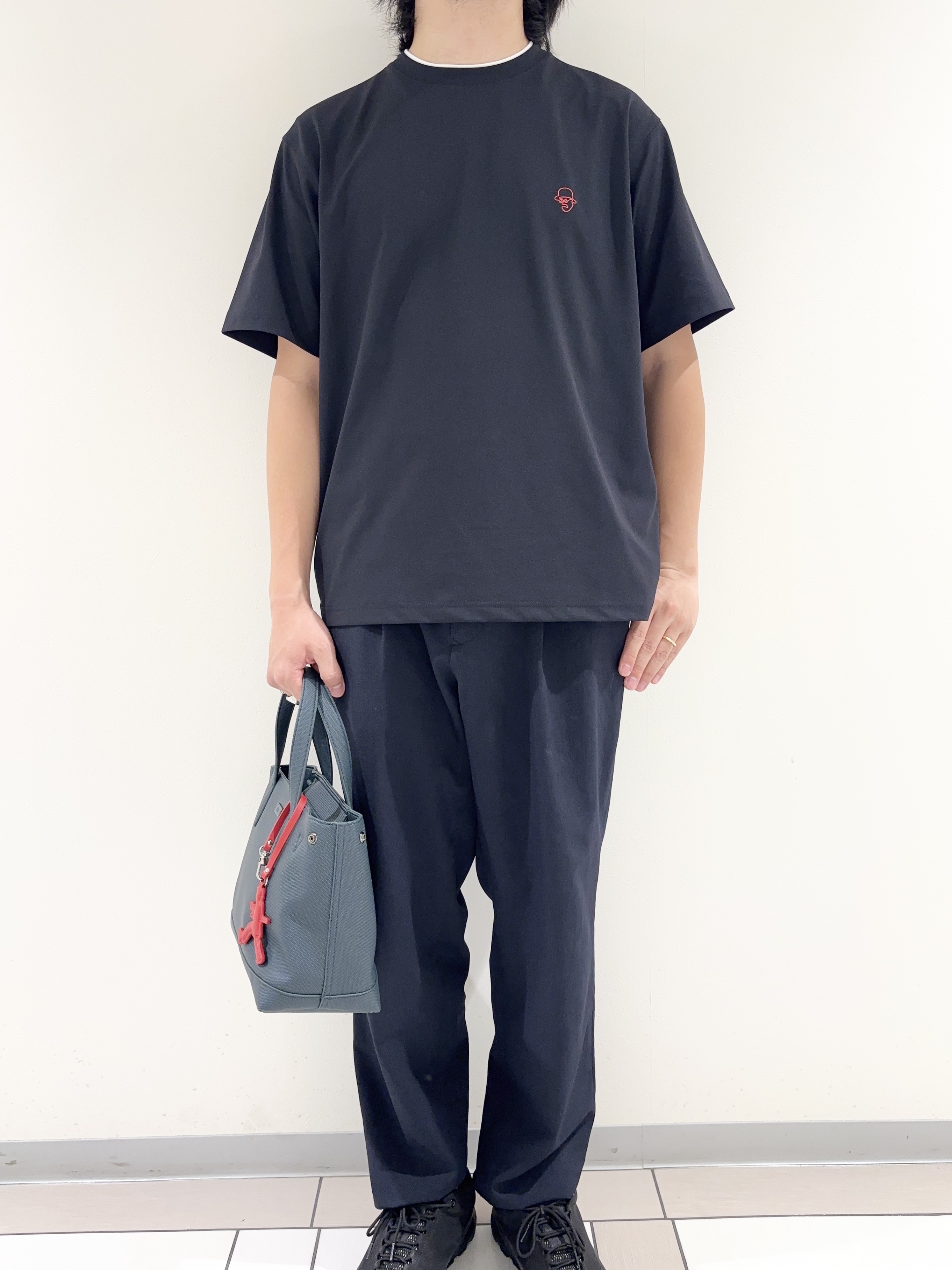 及川さんの「TAKEO KIKUCHI｜【汗染み軽減/接触冷感】フェイクレイヤード ワンポイント刺繍Ｔシャツ」を使ったコーディネート