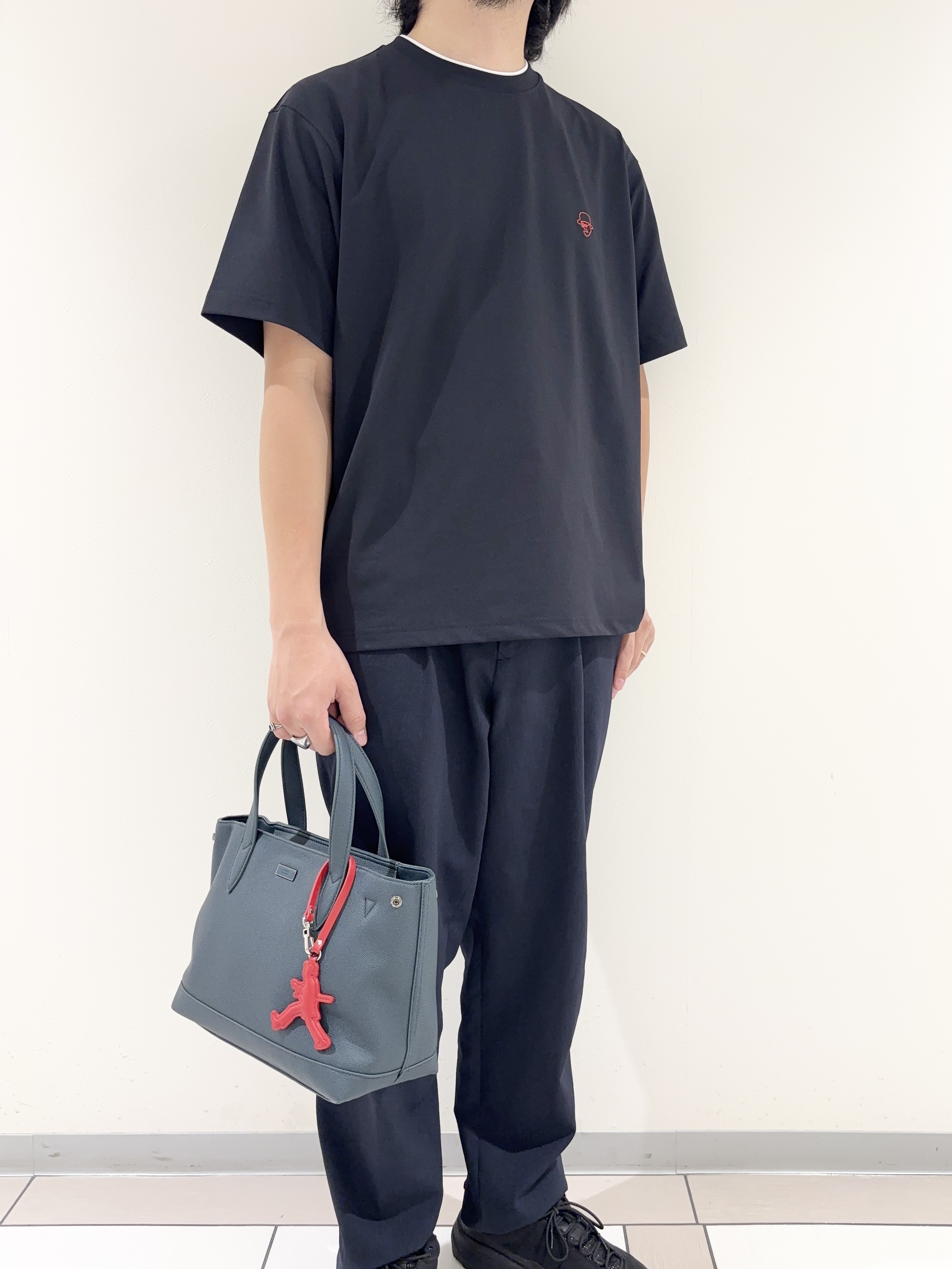 及川さんの「TAKEO KIKUCHI｜【汗染み軽減/接触冷感】フェイクレイヤード ワンポイント刺繍Ｔシャツ」を使ったコーディネート