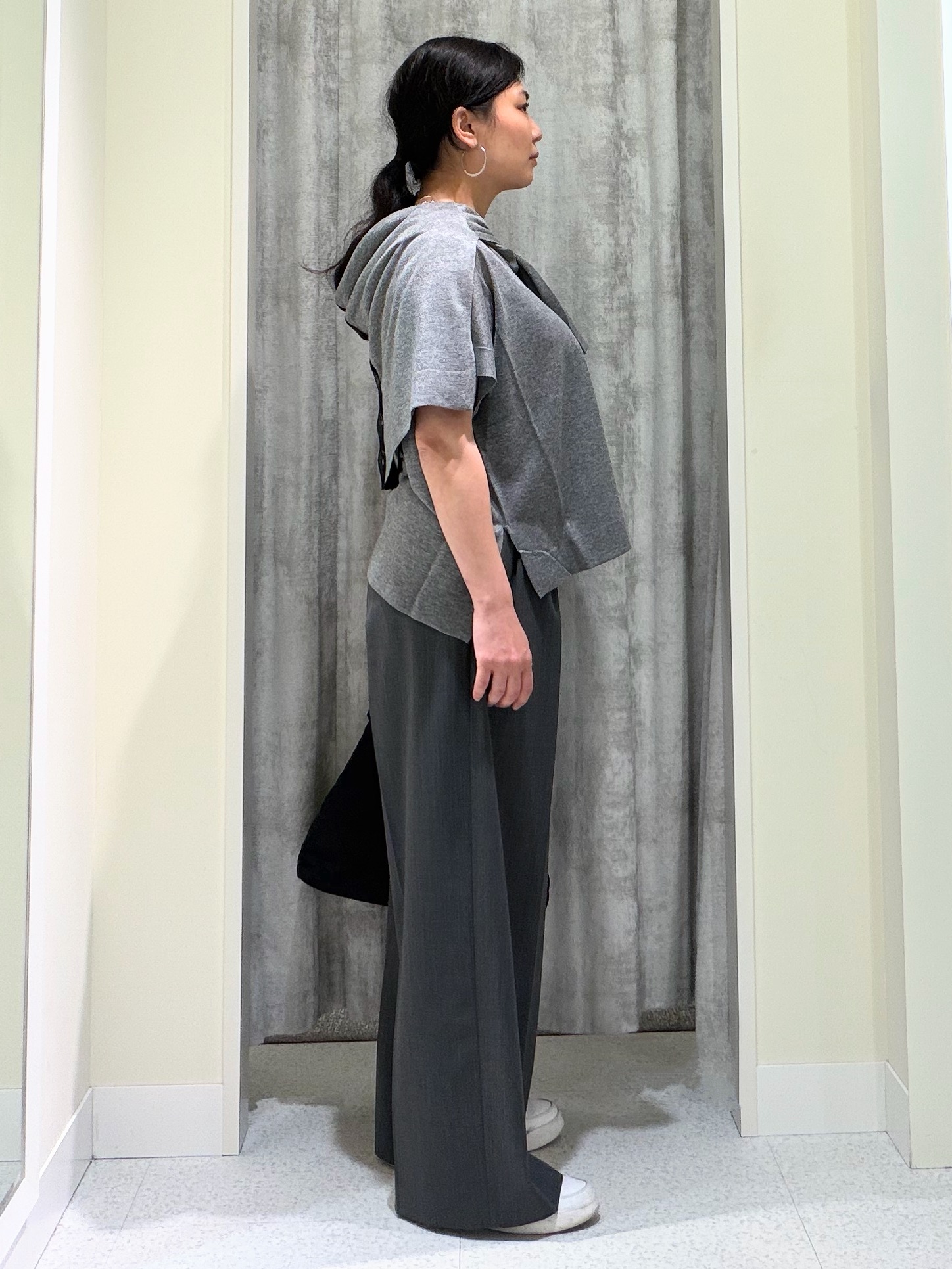 なおさんの「UNTITLED｜【アンサンブル可/品のある透け感】Tシャツ風ニットトップス」を使ったコーディネート
