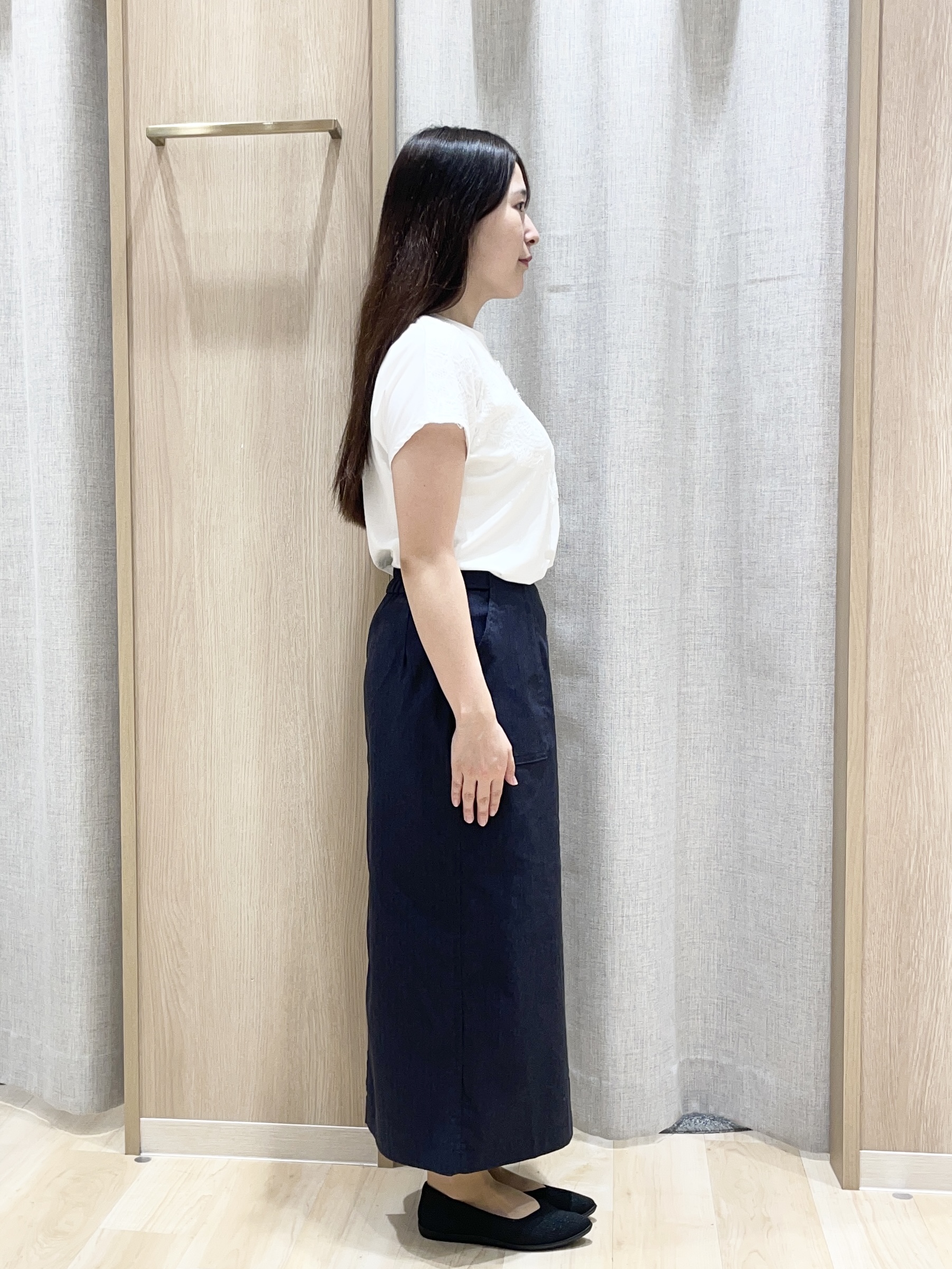 Aikoさんの「grove｜【持続冷感/SET UP可】ひんやりポンチシリーズ／フロントレースドルマンカットソー」を使ったコーディネート