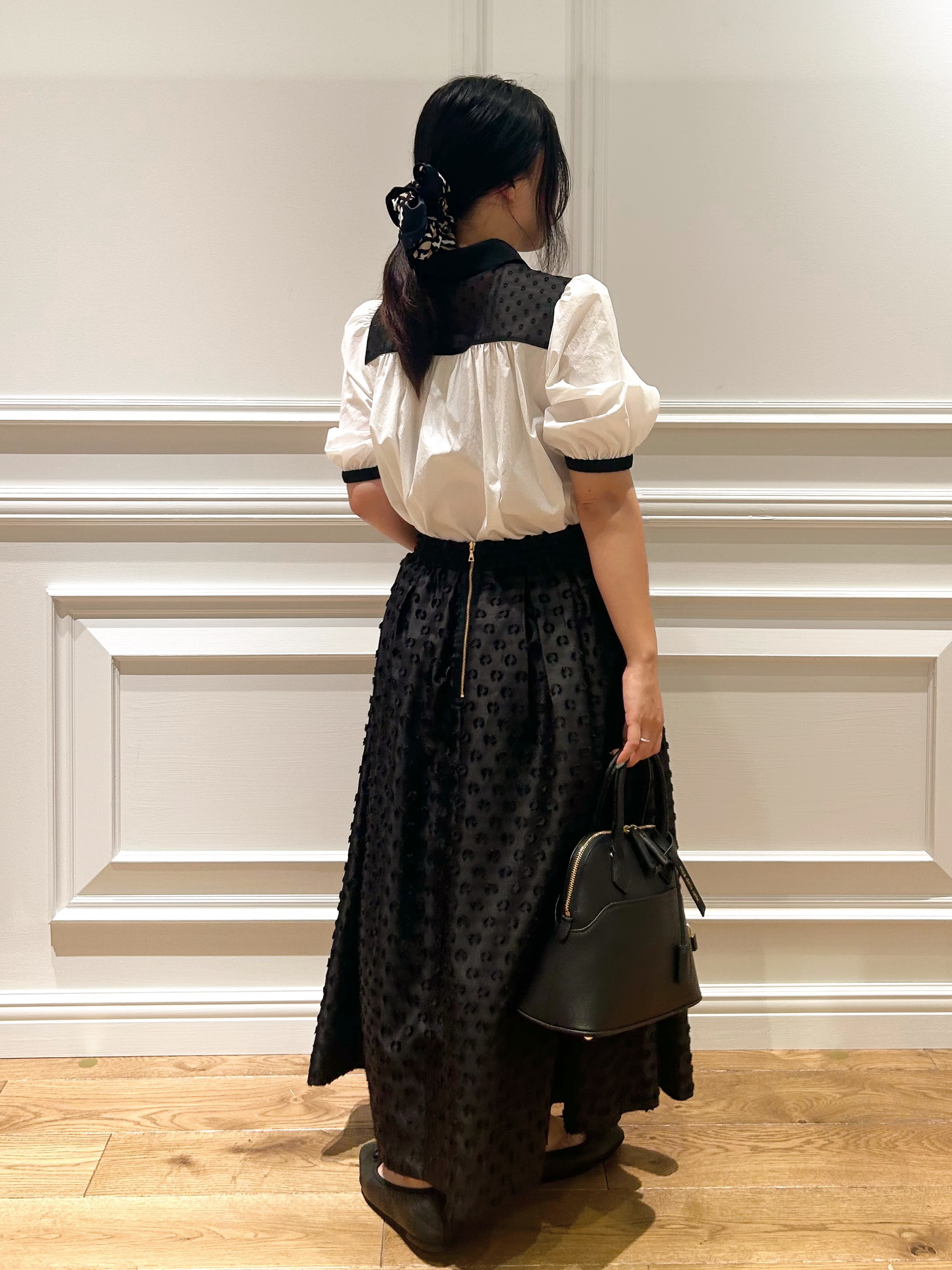 とりみさんの「DRESSTERIOR｜【着映え】パフスリーブ ブザムブラウス」を使ったコーディネート