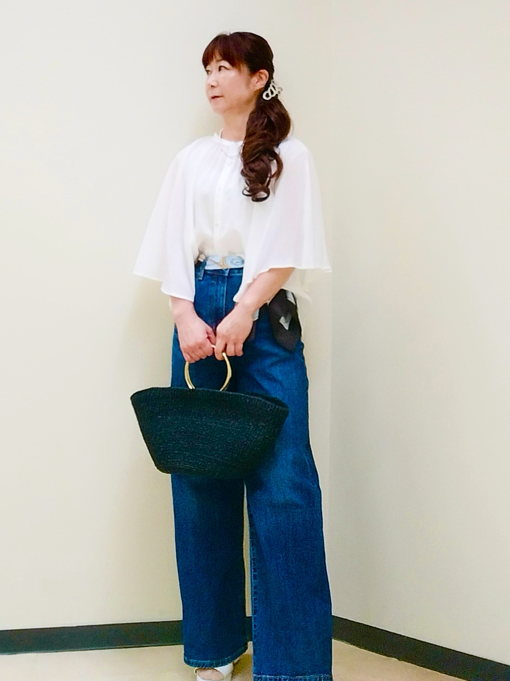 花さんの「Reflect｜ドビーストライプケープスリーブブラウス」を使ったコーディネート