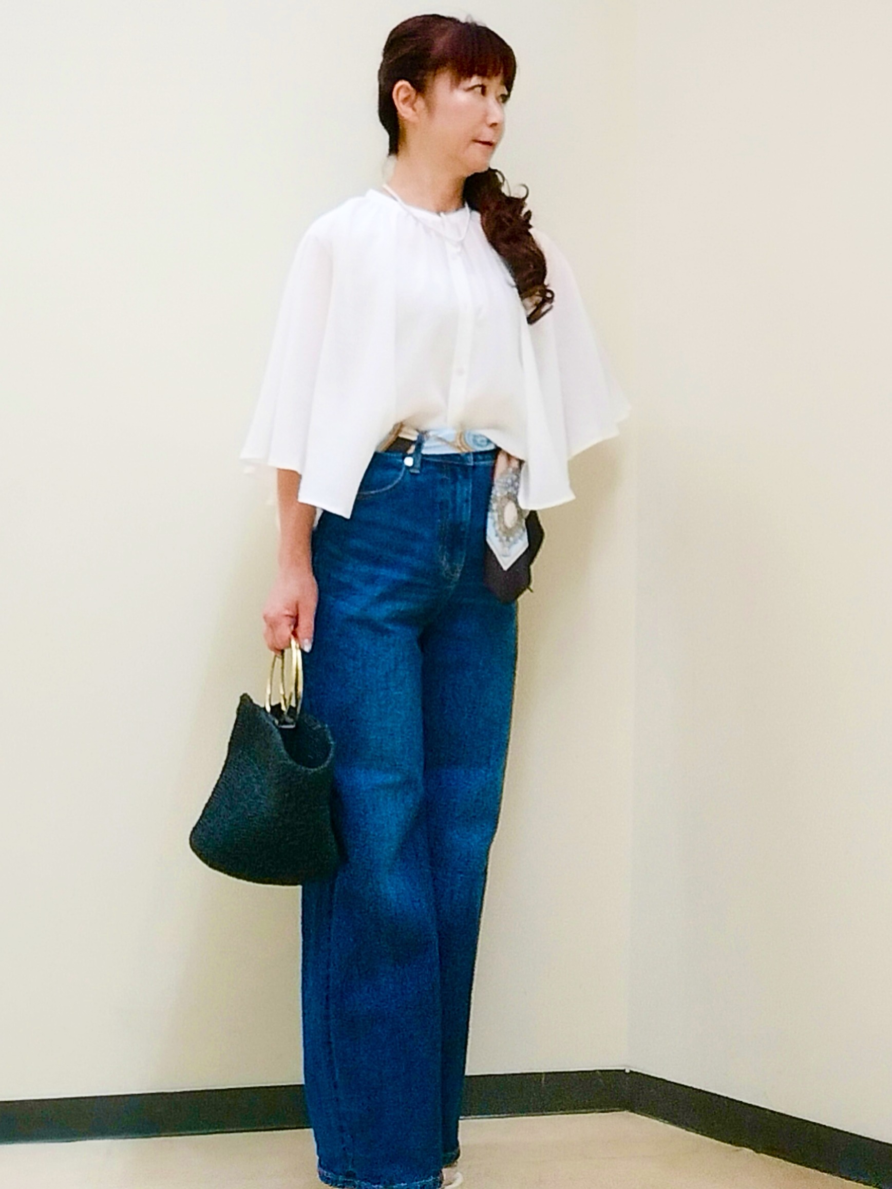 花さんの「Reflect｜ドビーストライプケープスリーブブラウス」を使ったコーディネート