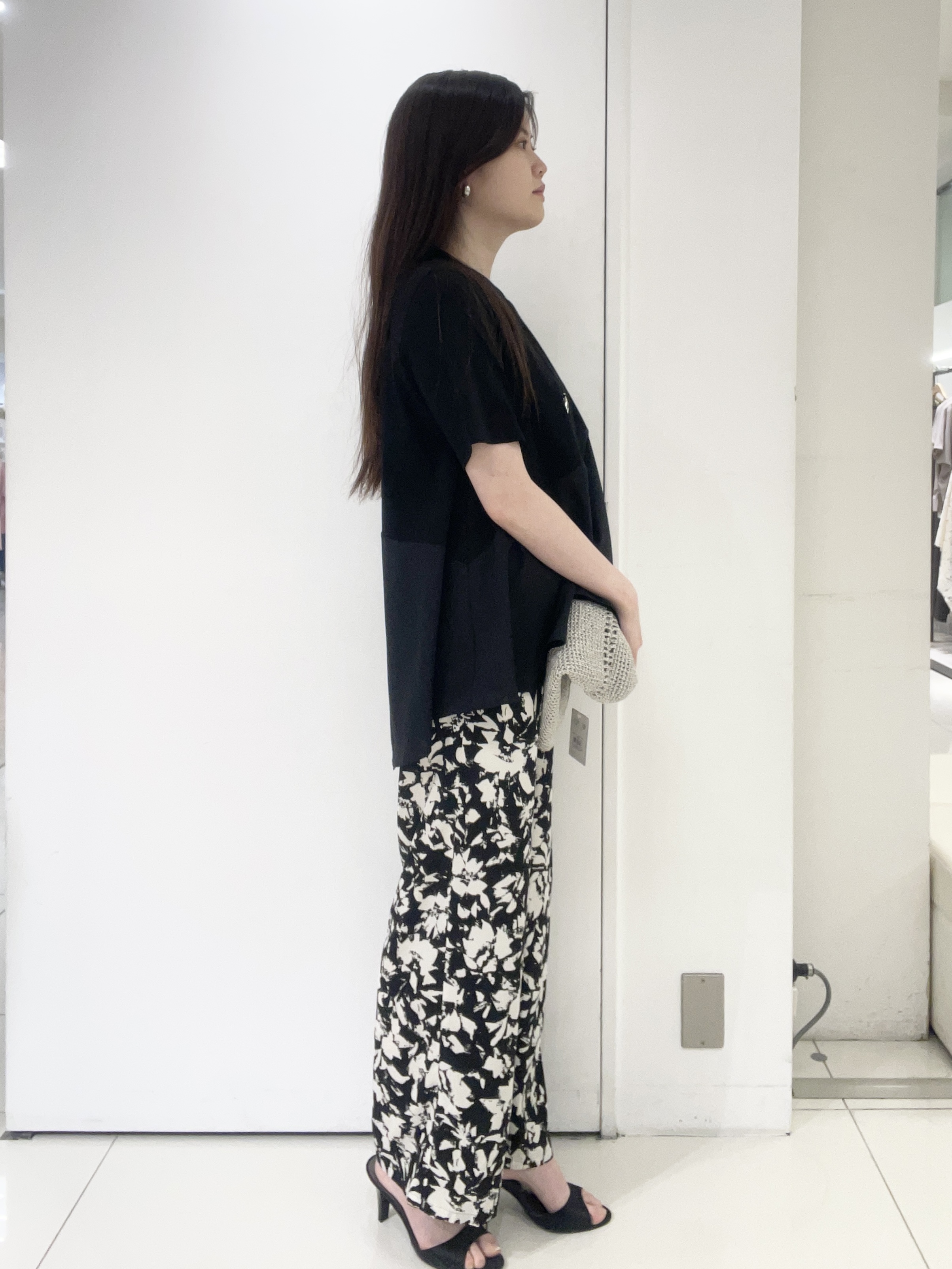 moeさんの「UNTITLED｜異素材ドッキングプルオーバー」を使ったコーディネート