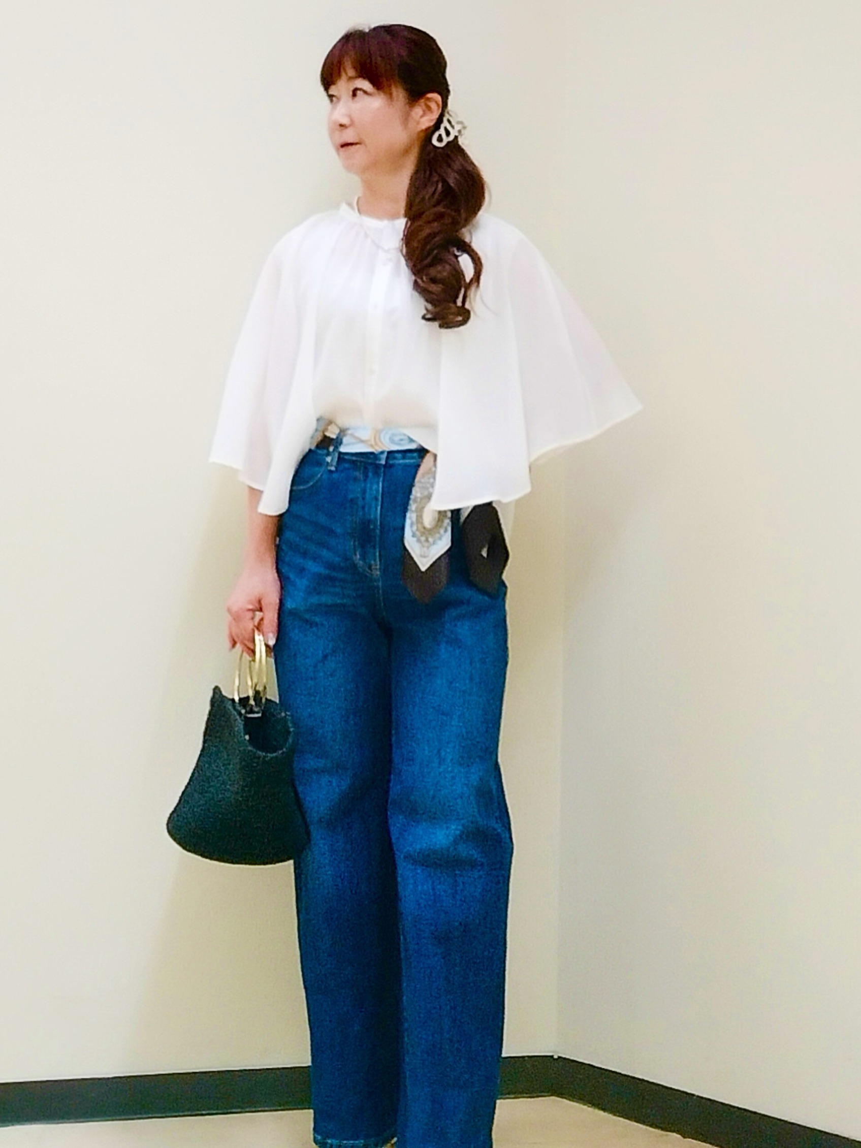花さんの「Reflect｜ドビーストライプケープスリーブブラウス」を使ったコーディネート