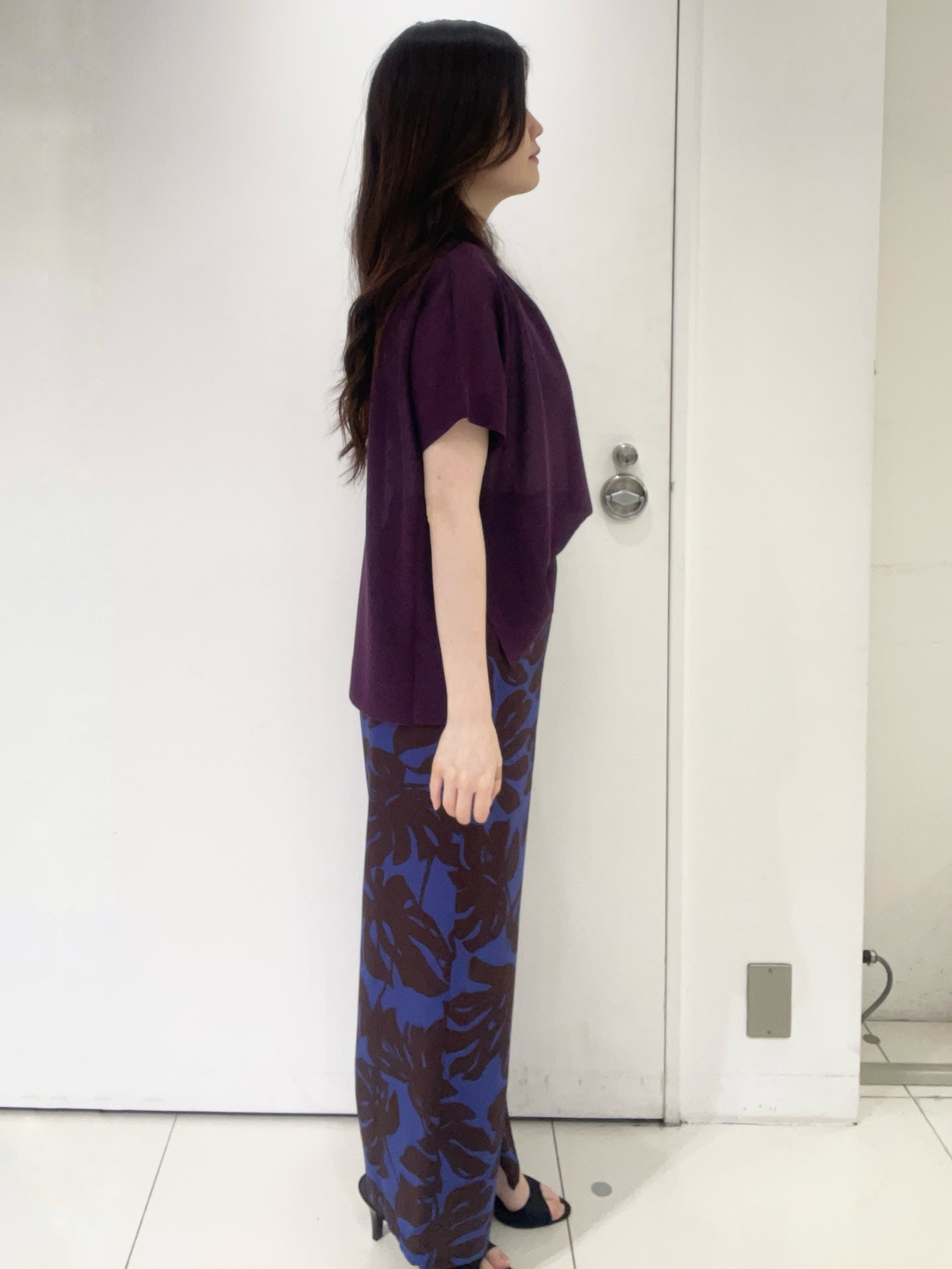 moeさんの「UNTITLED｜【アンサンブル可/品のある透け感】Tシャツ風ニットトップス」を使ったコーディネート