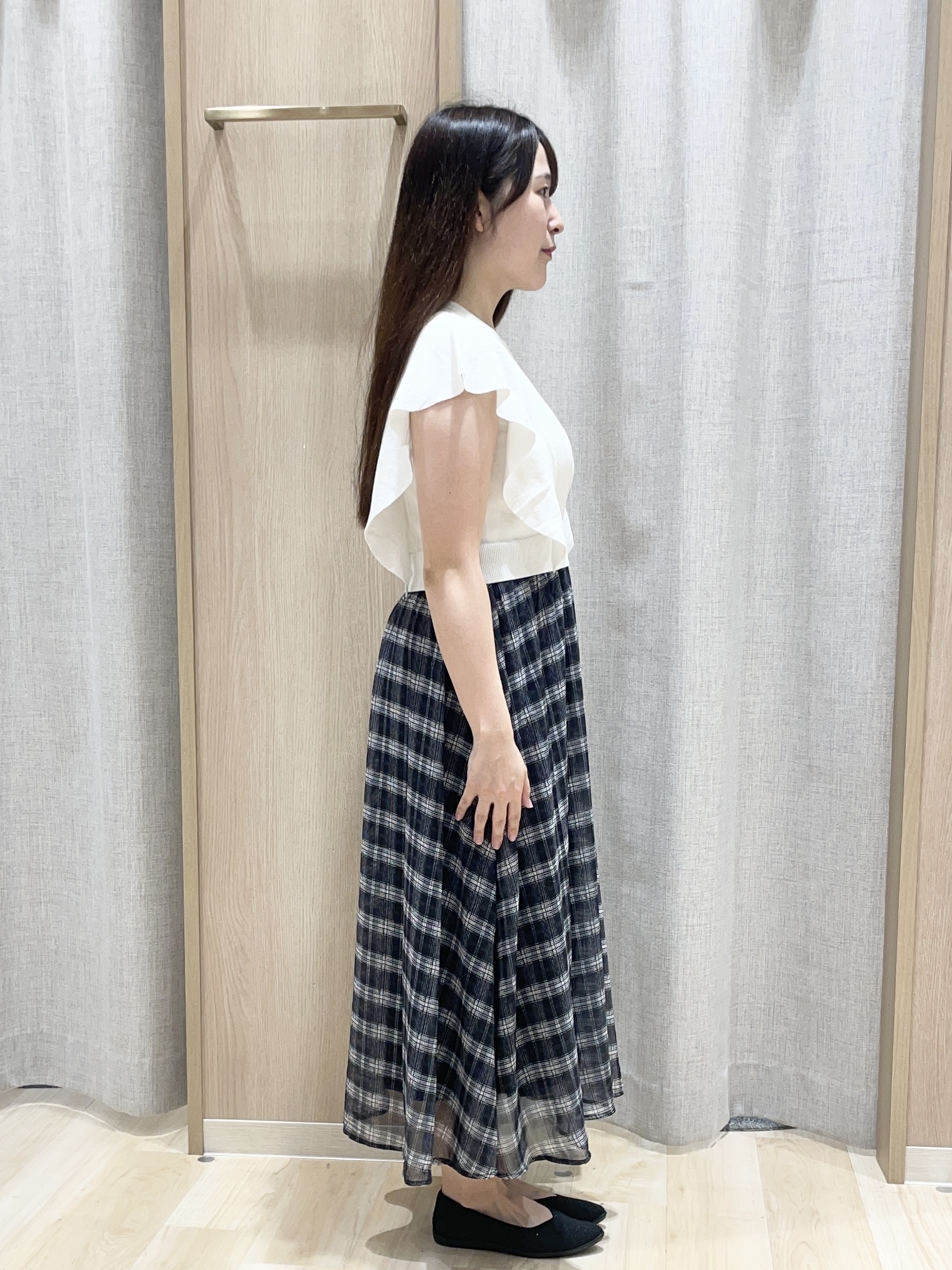 Aikoさんの「grove｜【低身長さんも選べる着丈・洗濯機◎】1枚で華やか 肩フリルニットドッキングワンピース」を使ったコーディネート