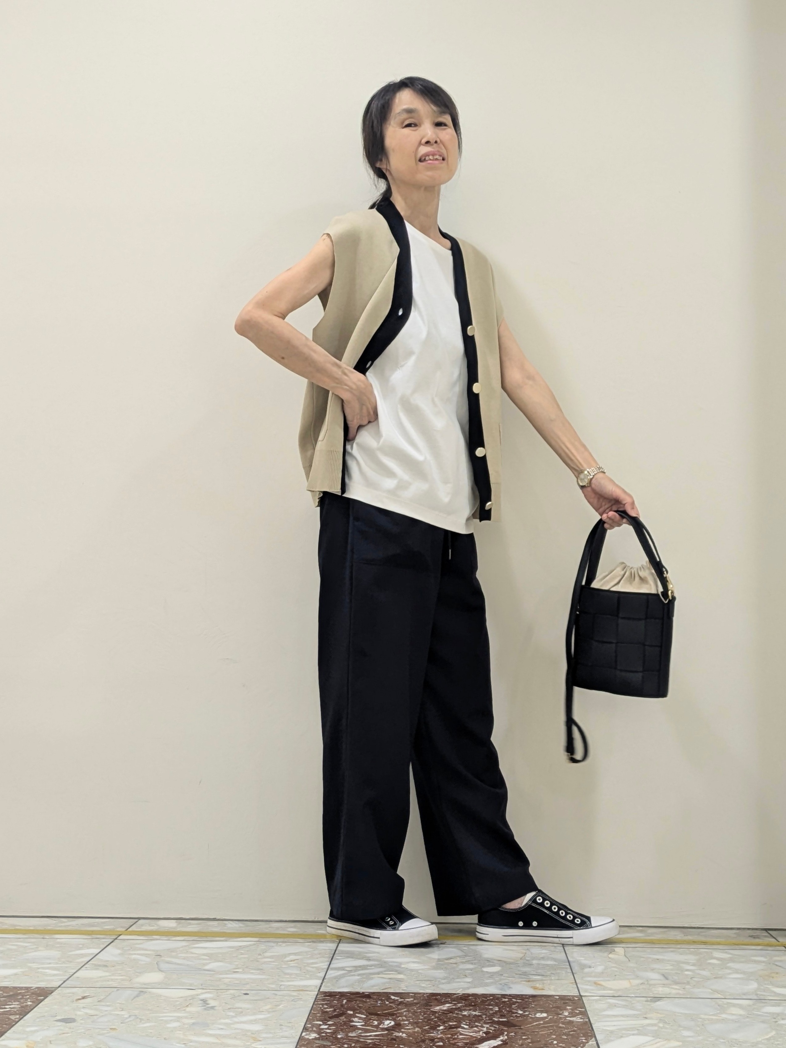 keikoさんの「Dessin｜バイカラー ニットベスト」を使ったコーディネート