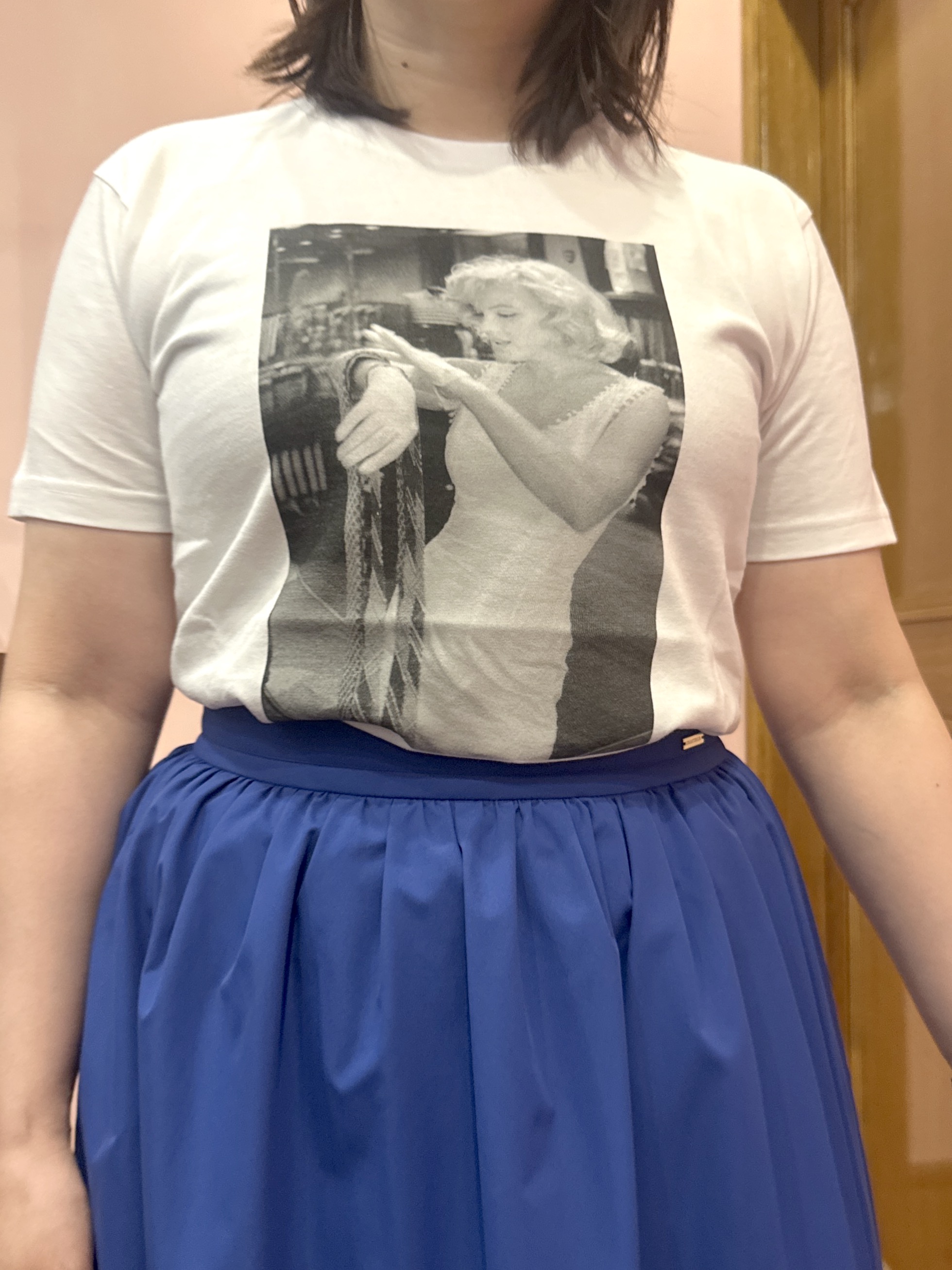 komatsuさんの「DRESSTERIOR｜【別注】マリリンモンロー/モノトーンプリントTシャツ」を使ったコーディネート