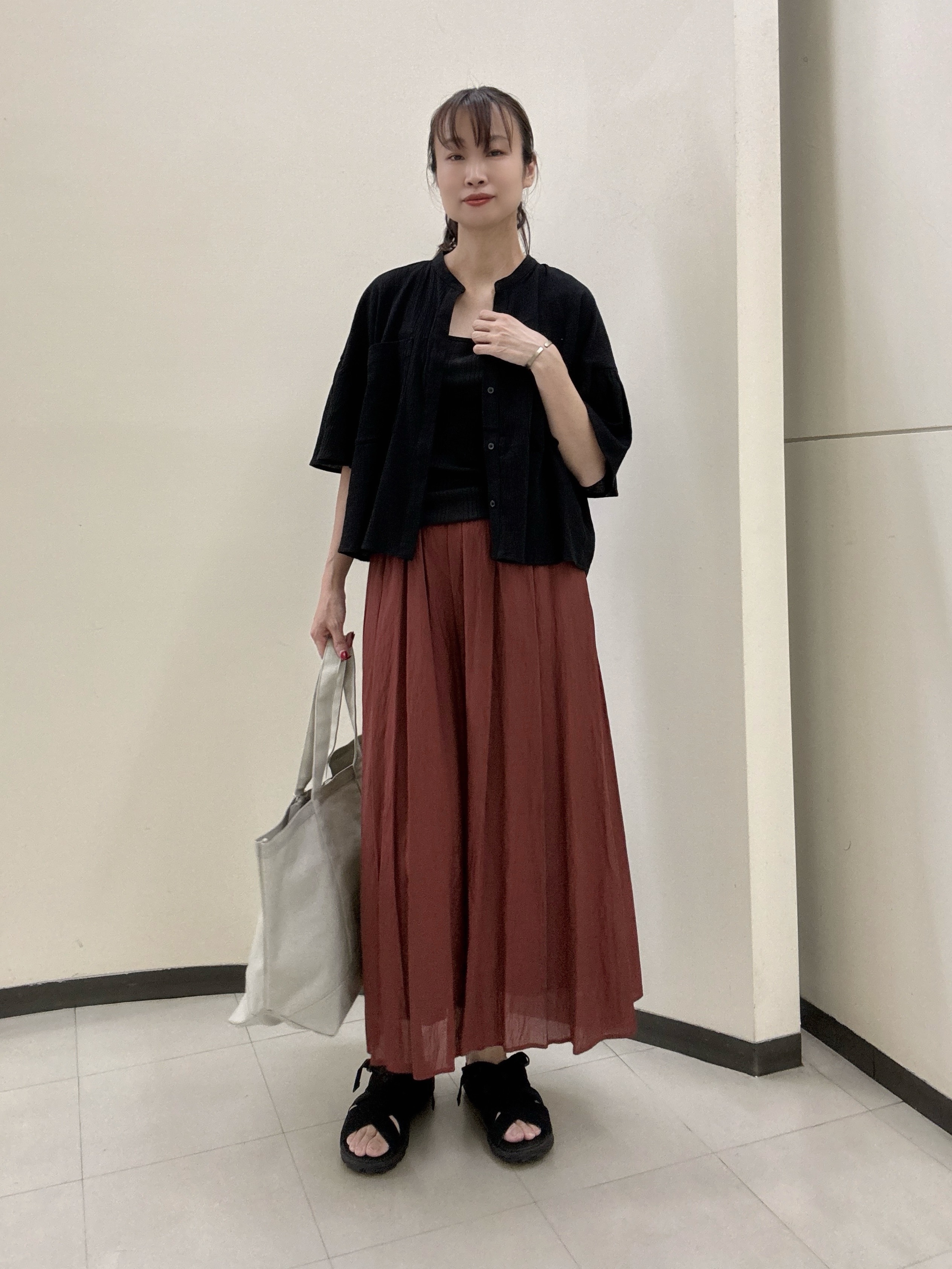Junさんの「Dessin｜フレアスリーブ スキッパーブラウス」を使ったコーディネート