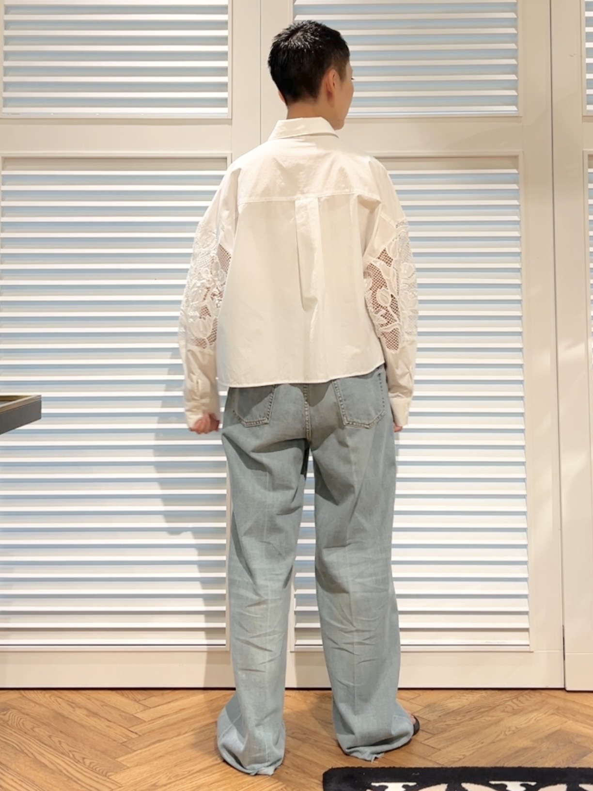 OCHIAIさんの「DRESSTERIOR｜【着映え】レーススリーブ ピンタック クロップドシャツ」を使ったコーディネート