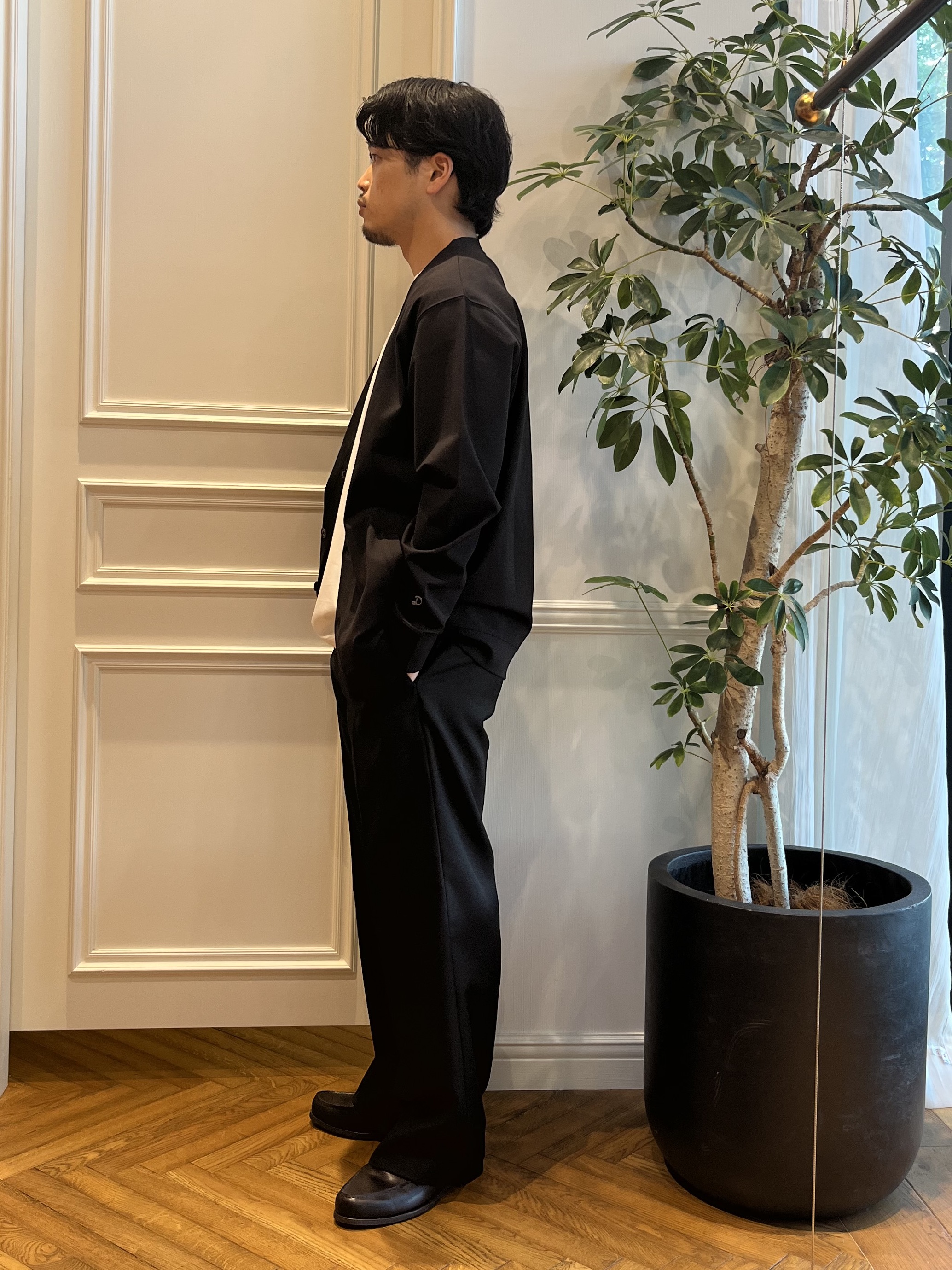 Tokuさんの「DRESSTERIOR｜【接触冷感／セットアップ可】ドライタッチ ハイカウントカットソー カーディガン」を使ったコーディネート