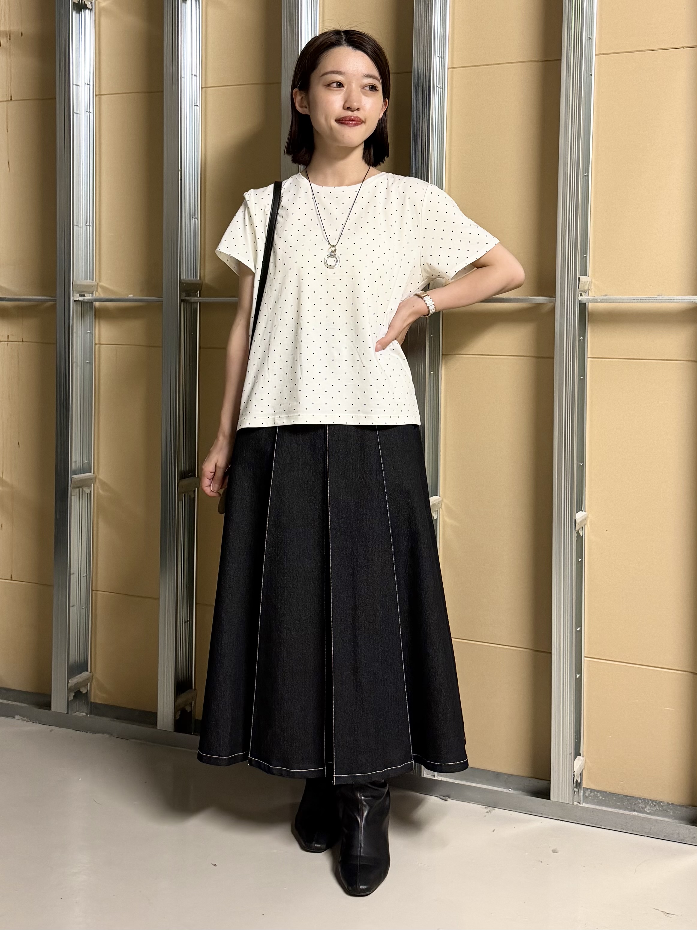 sahoさんの「THE SHOP TK｜大人にちょうどいい チャーム付きドット柄Tシャツ」を使ったコーディネート