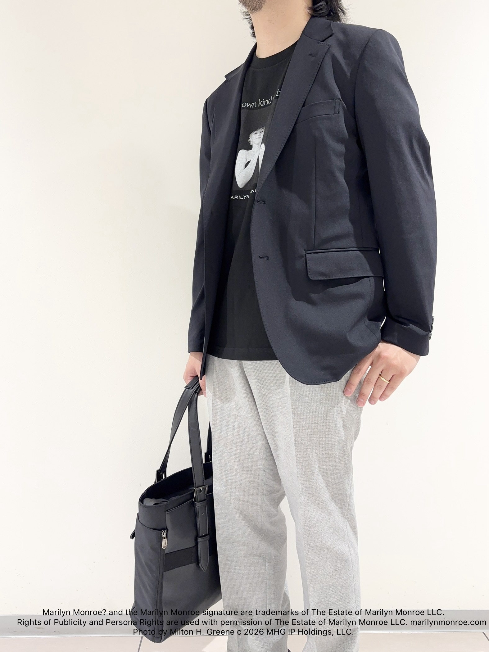 及川さんの「TAKEO KIKUCHI｜【360&deg;ストレッチ／軽量】None Of Stress ライト ジャケット（セットアップ対応）」を使ったコーディネート