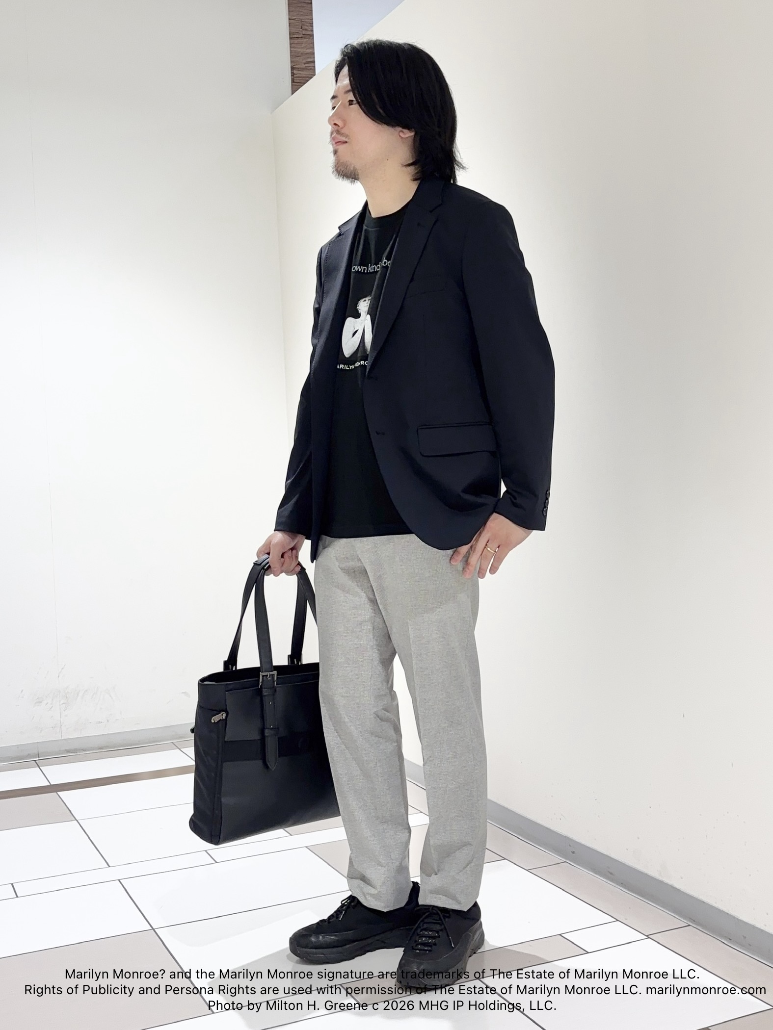 及川さんの「TAKEO KIKUCHI｜【360&deg;ストレッチ／軽量】None Of Stress ライト ジャケット（セットアップ対応）」を使ったコーディネート