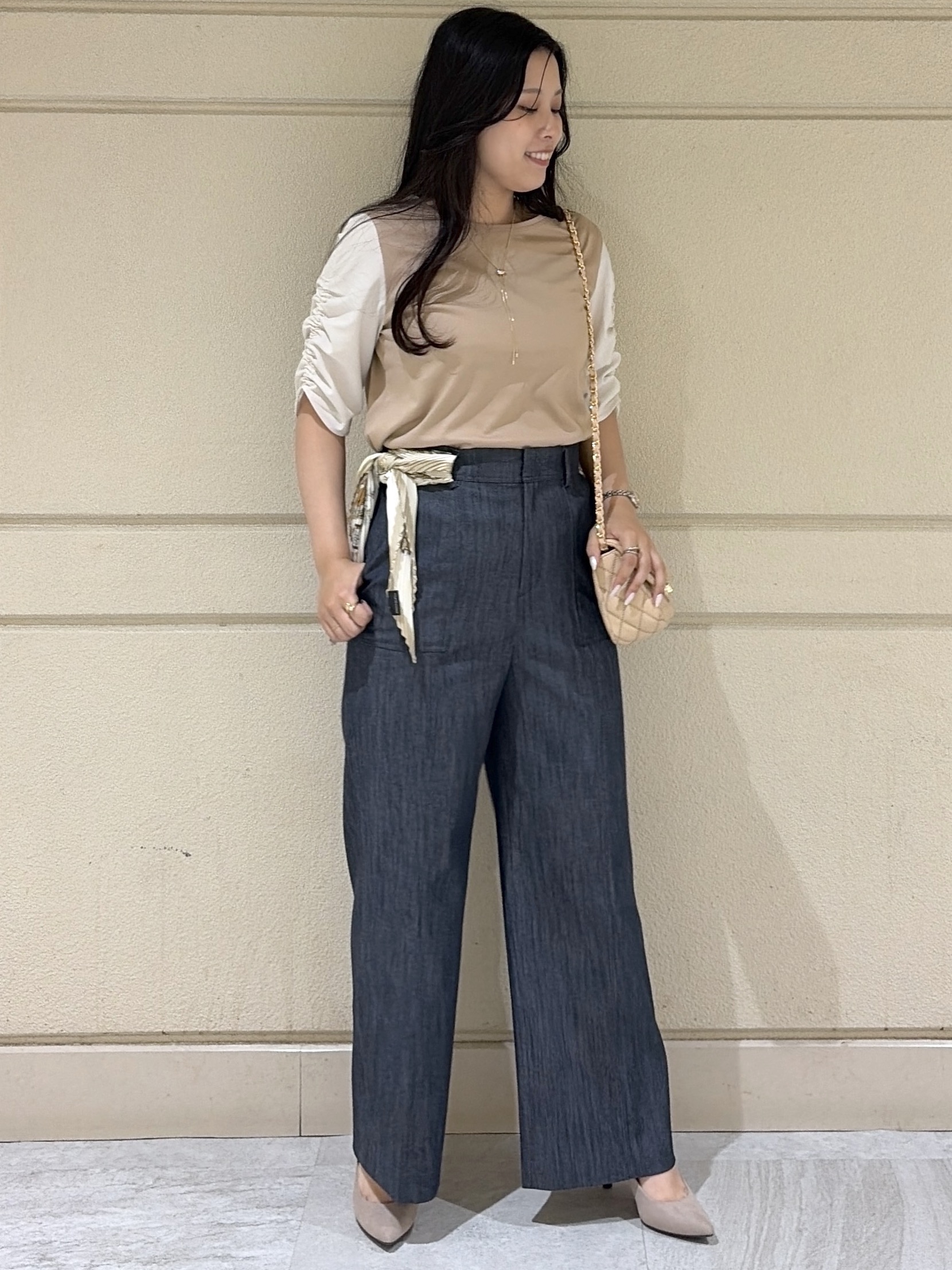 Momokaさんの「COUP DE CHANCE｜【手洗い可／日本製】袖ギャザーカットソー」を使ったコーディネート