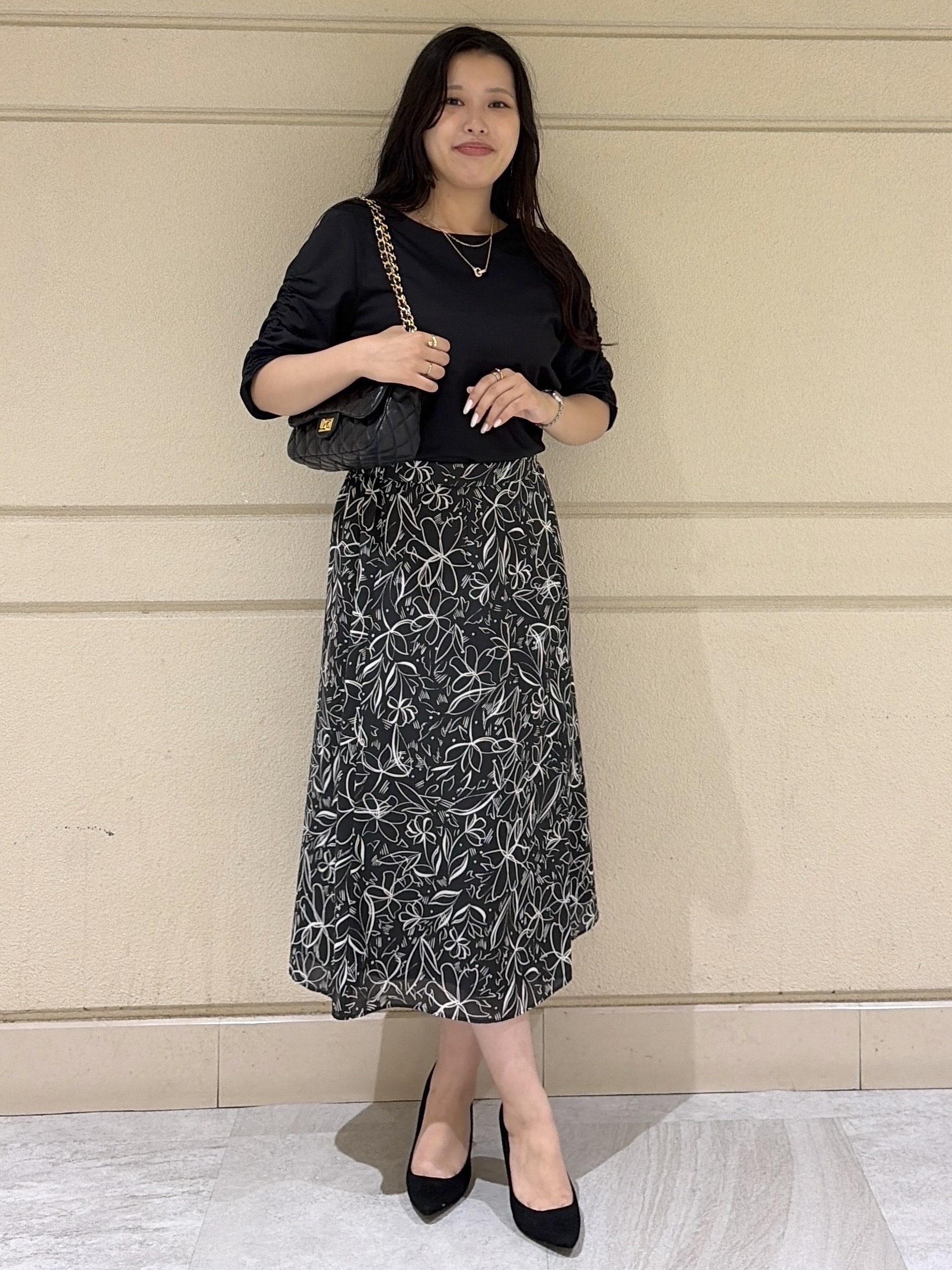 Momokaさんの「COUP DE CHANCE｜【手洗い可／日本製】袖ギャザーカットソー」を使ったコーディネート