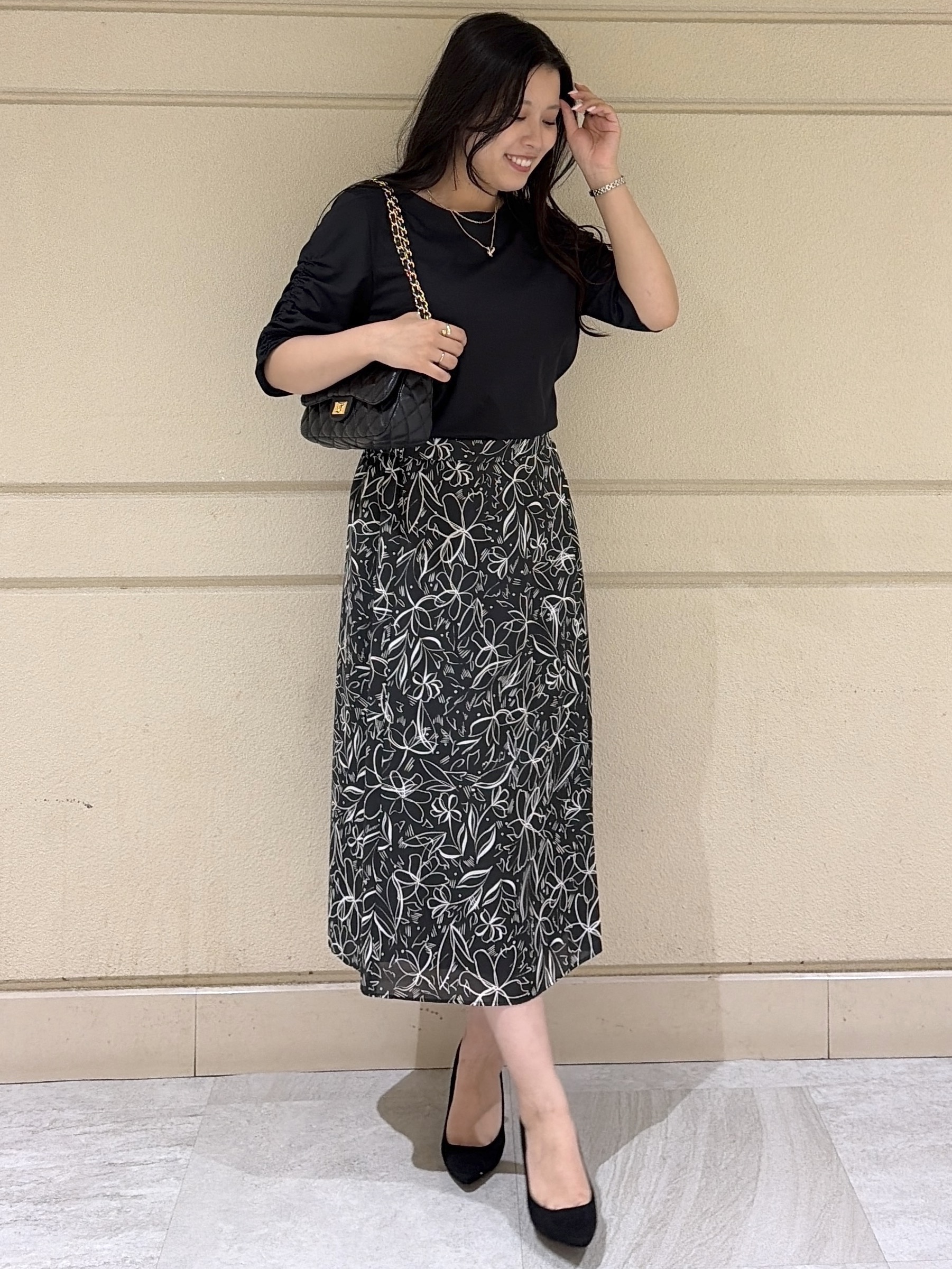 Momokaさんの「COUP DE CHANCE｜【手洗い可／日本製】袖ギャザーカットソー」を使ったコーディネート