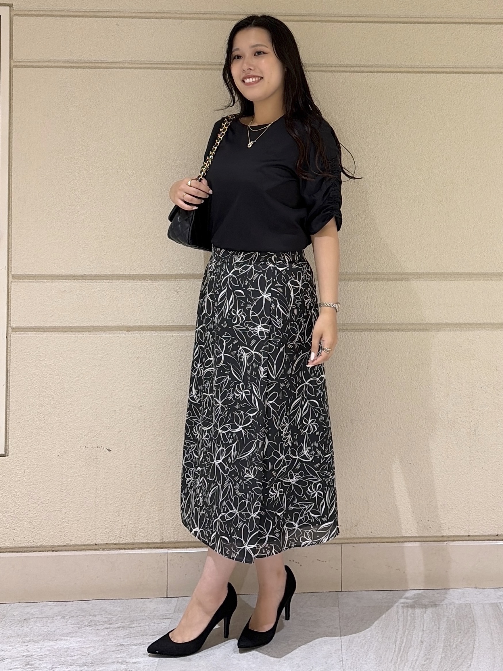 Momokaさんの「COUP DE CHANCE｜【手洗い可／日本製】袖ギャザーカットソー」を使ったコーディネート