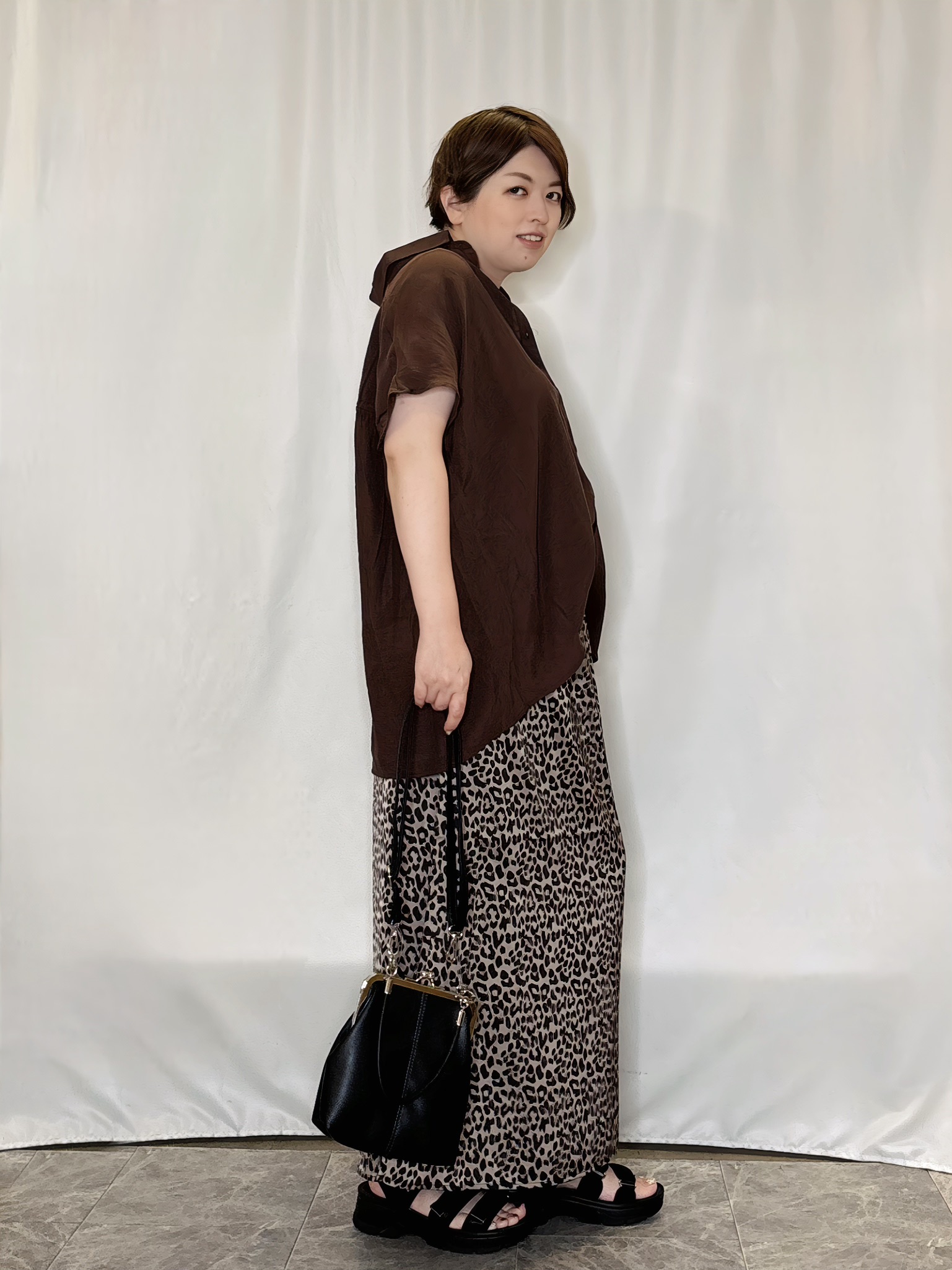 たみさんの「SHOO･LA･RUE｜【ひんやり/UV】ほんのりシアーで上品な バックギャザーブラウス」を使ったコーディネート