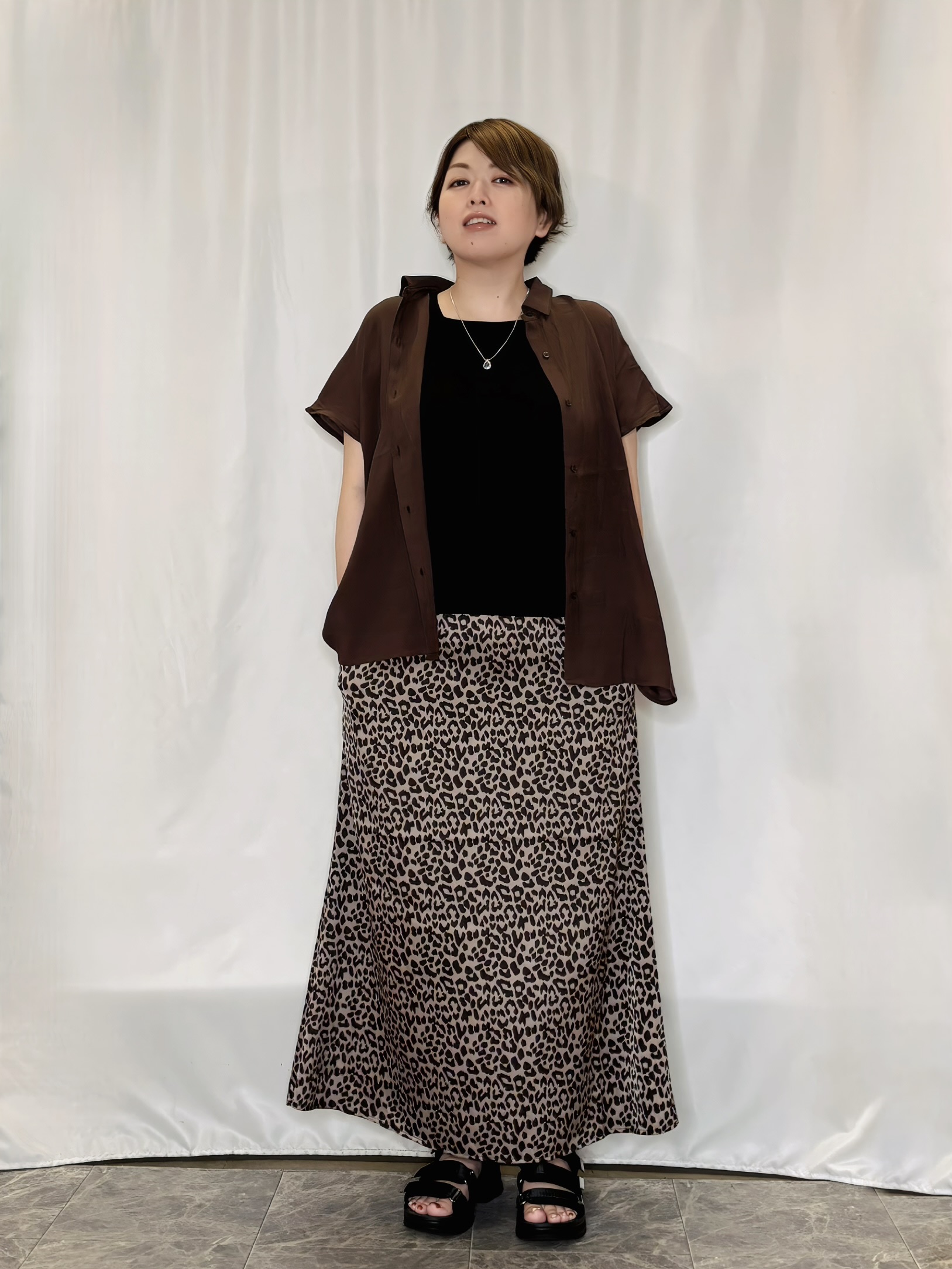 たみさんの「SHOO･LA･RUE｜【ひんやり/UV】ほんのりシアーで上品な バックギャザーブラウス」を使ったコーディネート