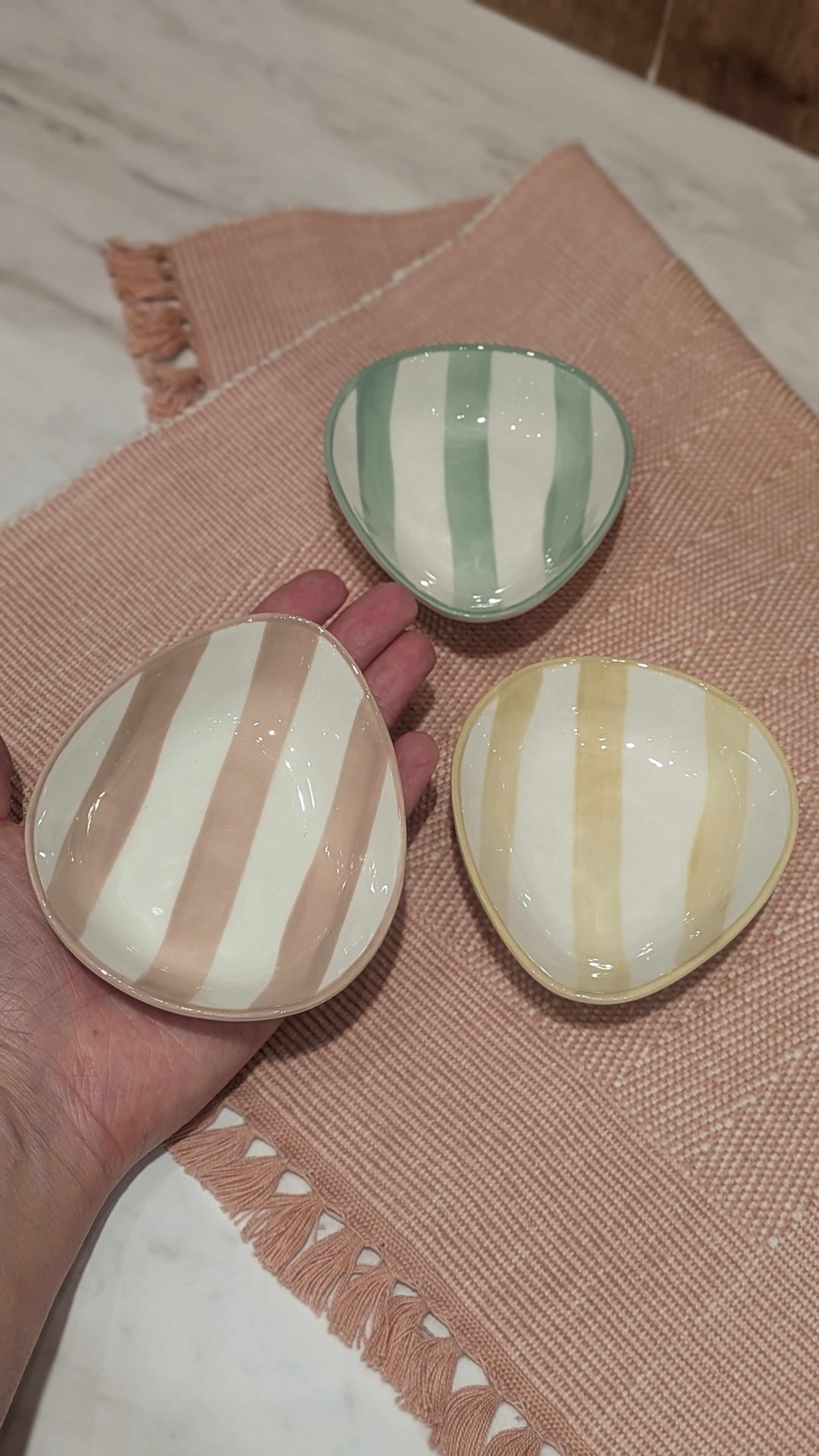 うしさんの「212 KITCHEN STORE｜ストライプ オーバルプレート PK」を使ったコーディネート