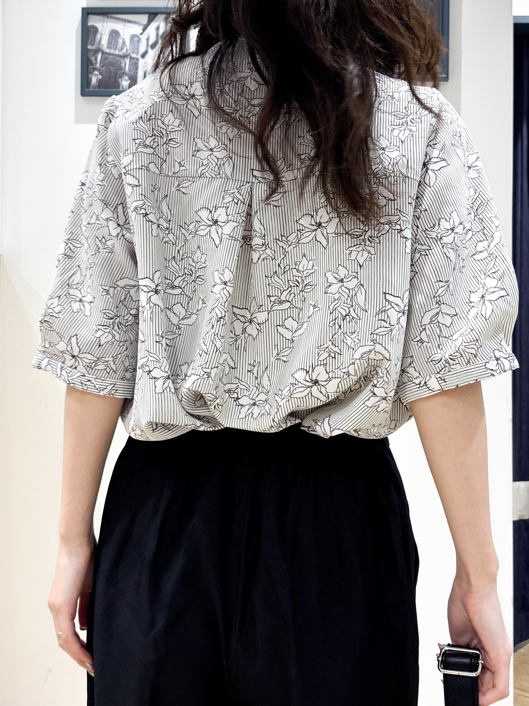 ayakaさんの「grove｜【洗濯機OK/シワになりにくい】1枚で華やぐ配色ボウタイブラウス」を使ったコーディネート