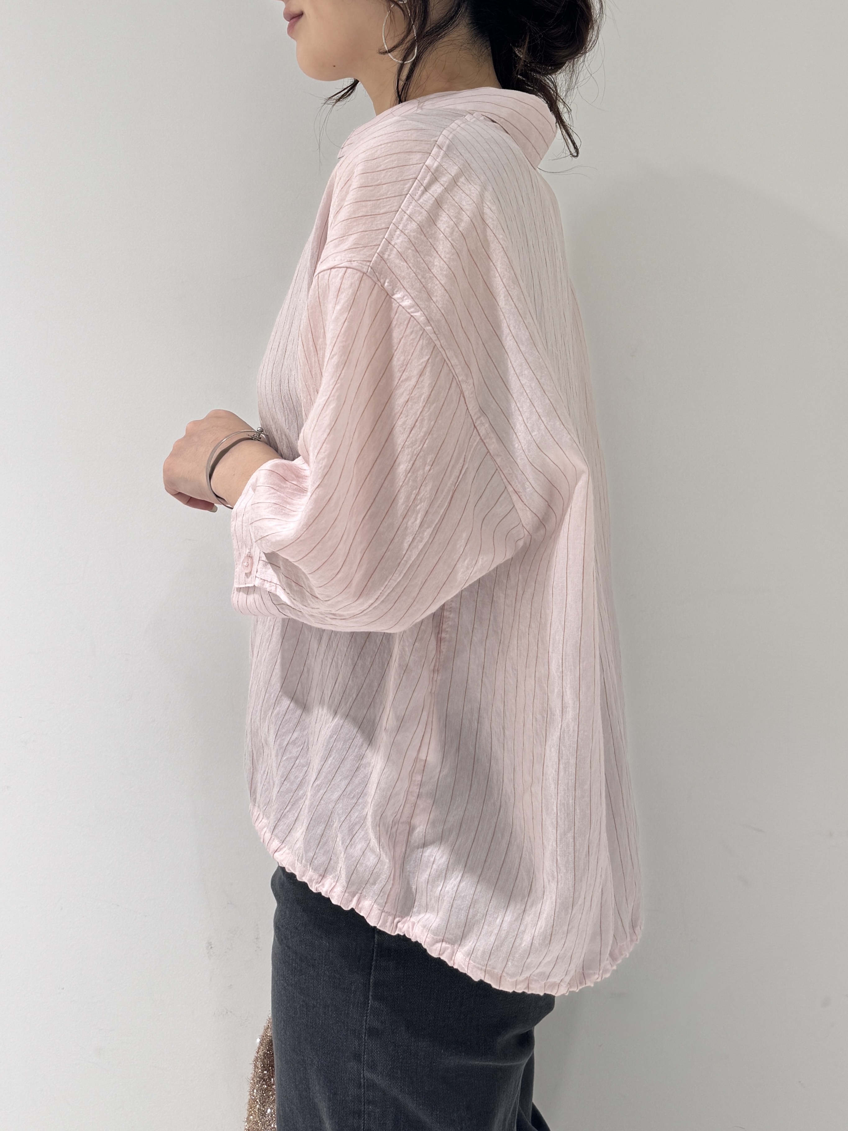 そんさんの「INDIVI｜【シアー／7分袖】体型カバーゆったりシャツ」を使ったコーディネート