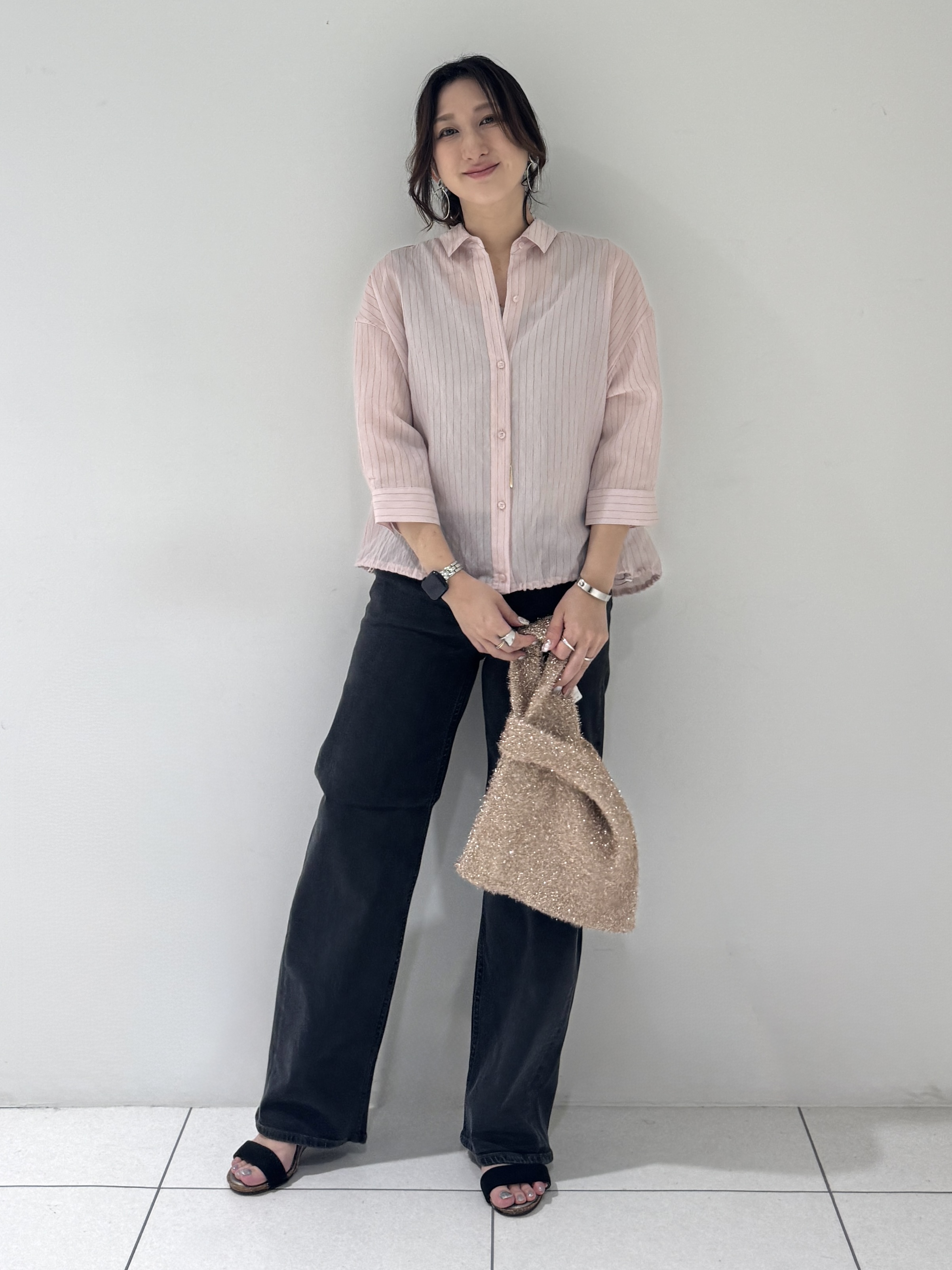 そんさんの「INDIVI｜【シアー／7分袖】体型カバーゆったりシャツ」を使ったコーディネート