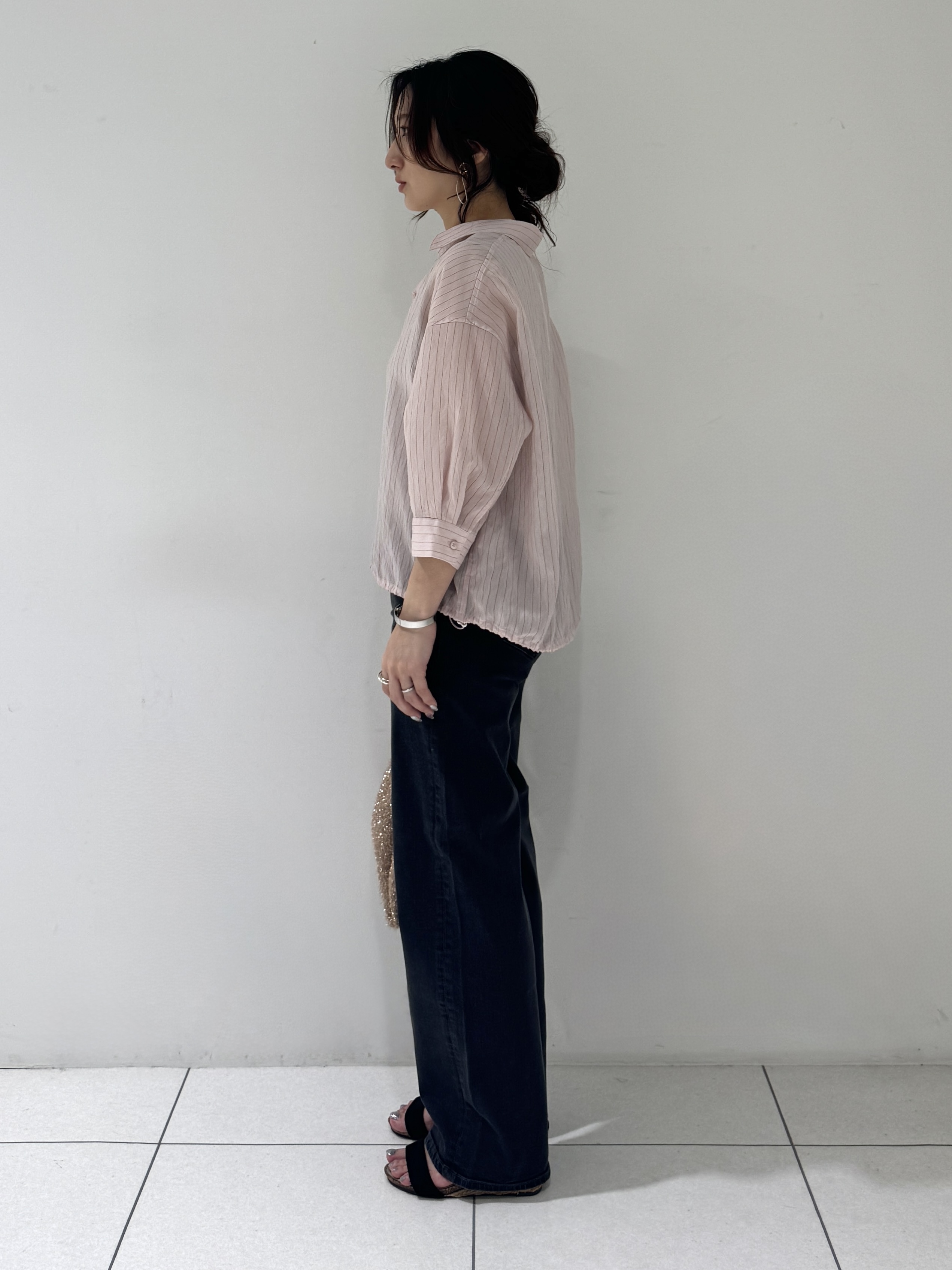 そんさんの「INDIVI｜【シアー／7分袖】体型カバーゆったりシャツ」を使ったコーディネート