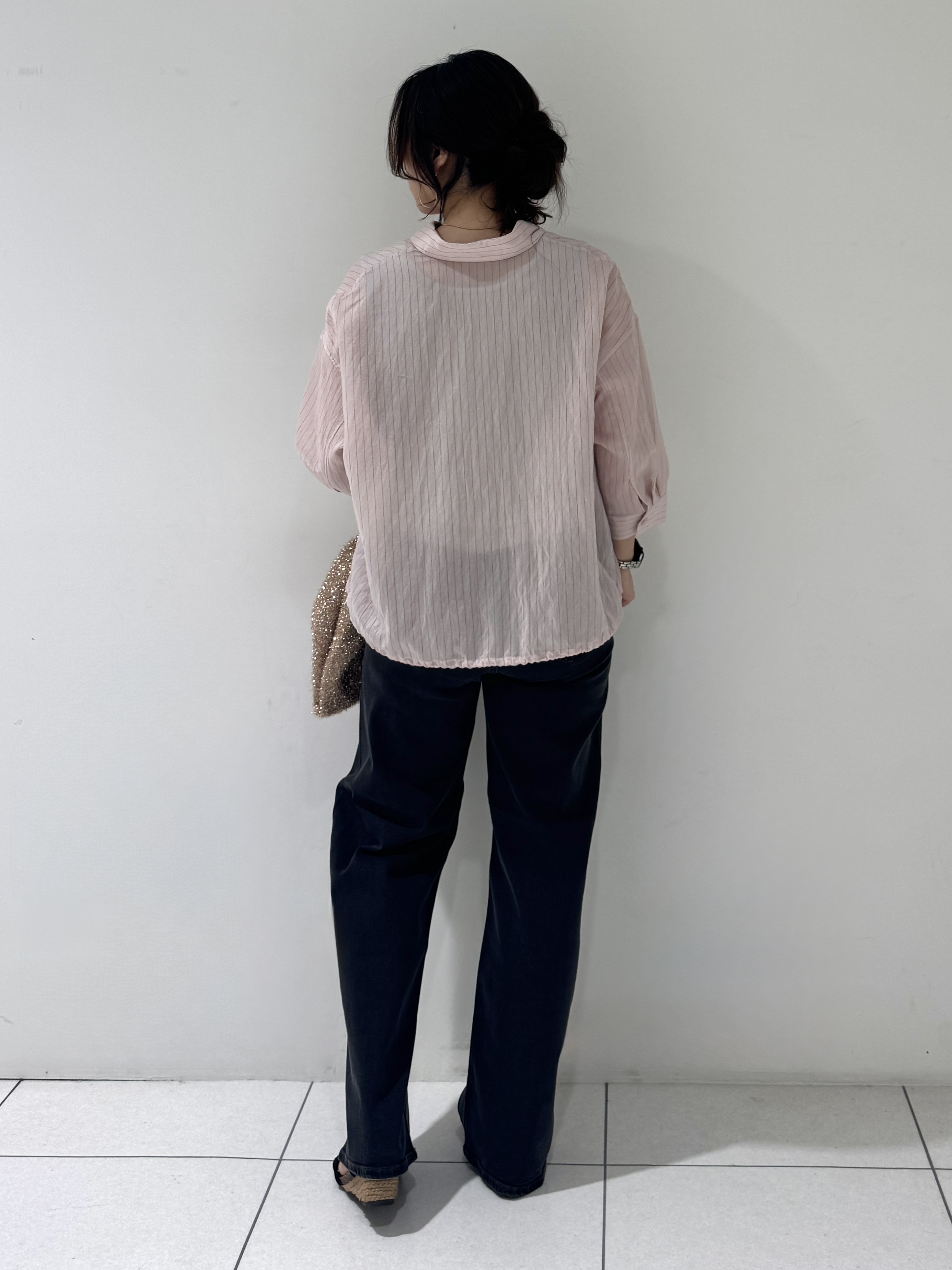 そんさんの「INDIVI｜【シアー／7分袖】体型カバーゆったりシャツ」を使ったコーディネート