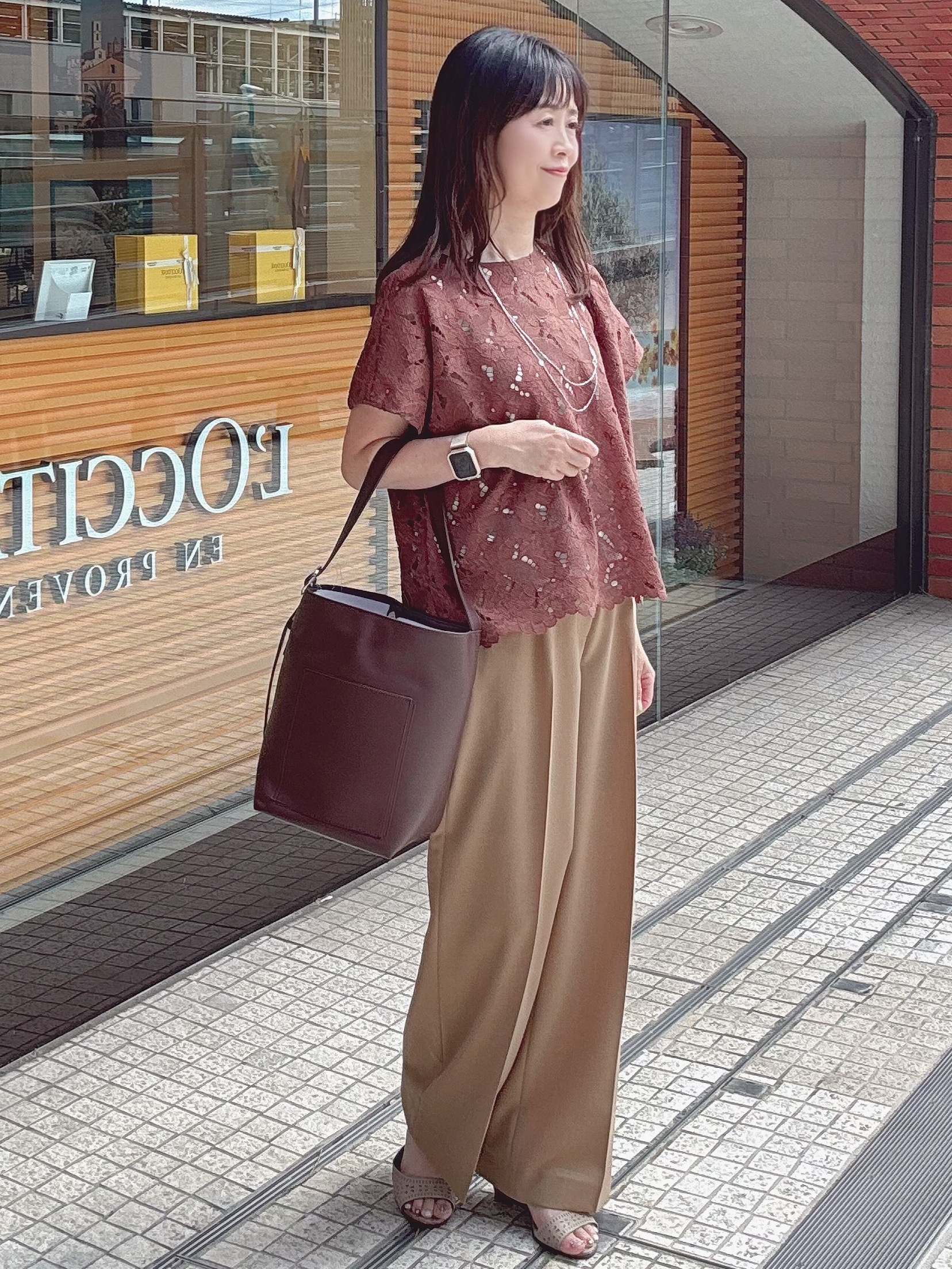 makiさんの「UNTITLED｜【セットアップ可/品のある透け感】リーフレースブラウス」を使ったコーディネート