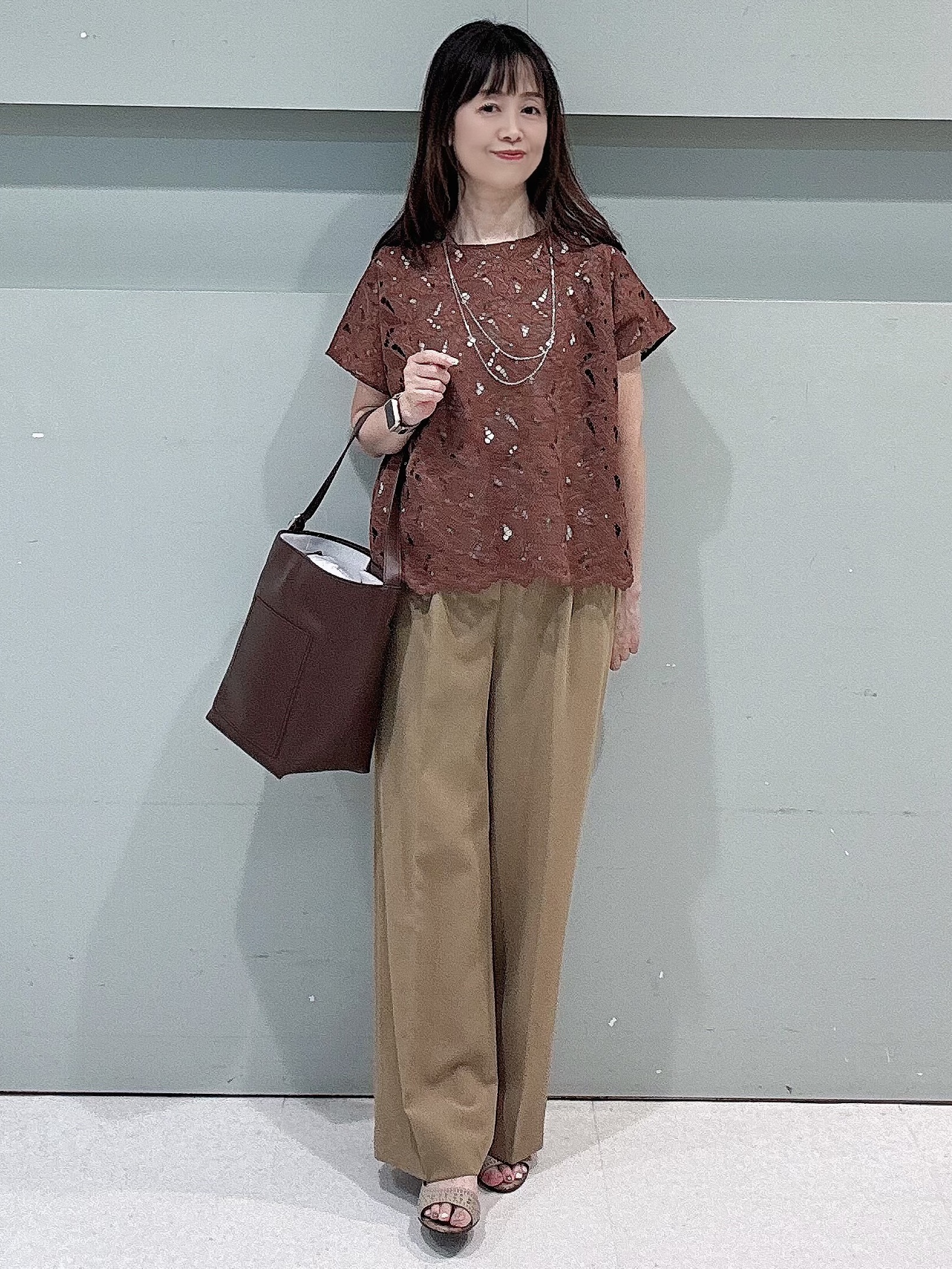 makiさんの「UNTITLED｜【セットアップ可/品のある透け感】リーフレースブラウス」を使ったコーディネート